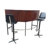 Bar en palissandre du milieu du XXe siècle avec tabourets de bar