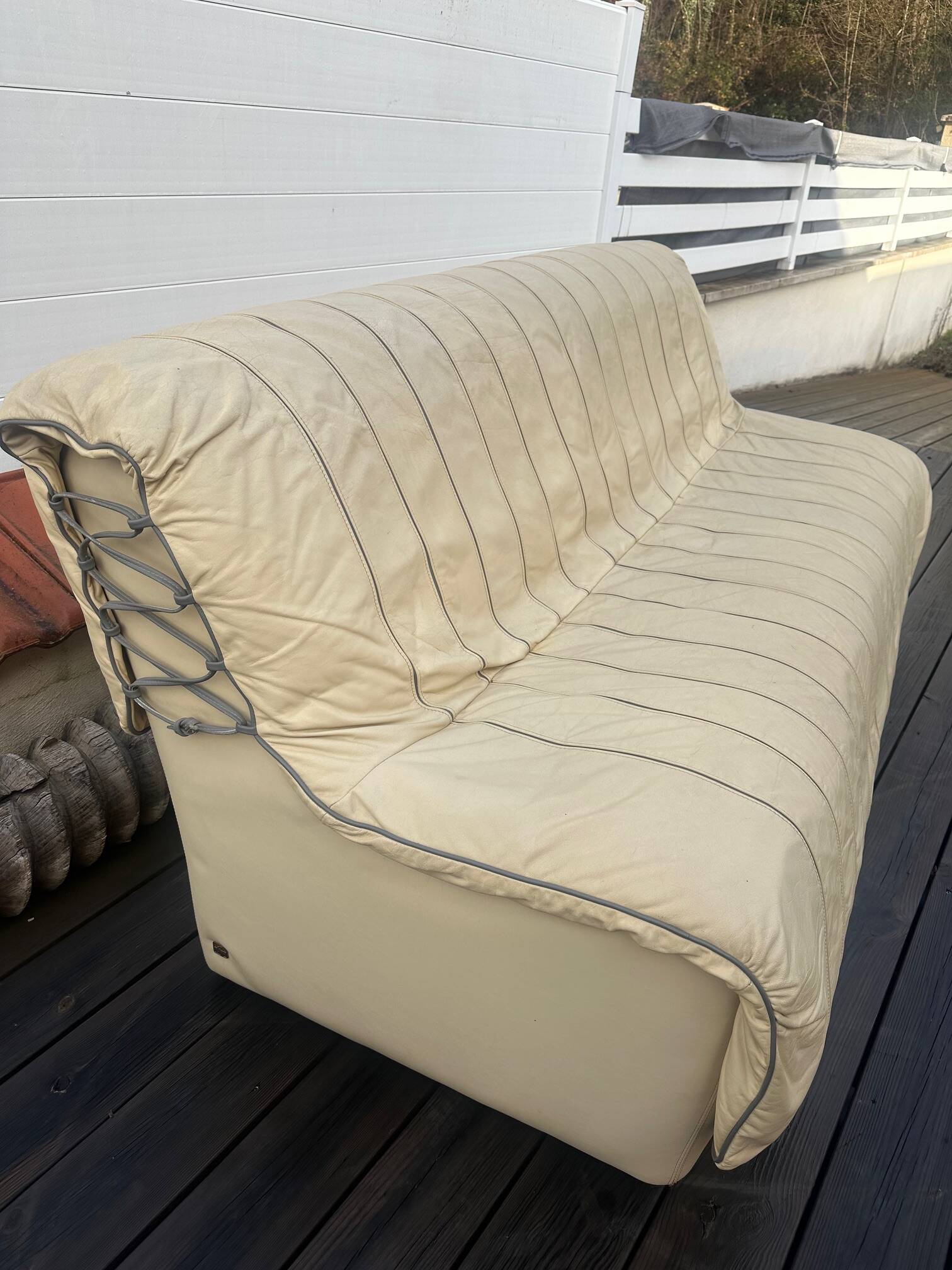 Sofa + 2 leather armchairs