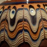 Vase marron à décor de marbrures
