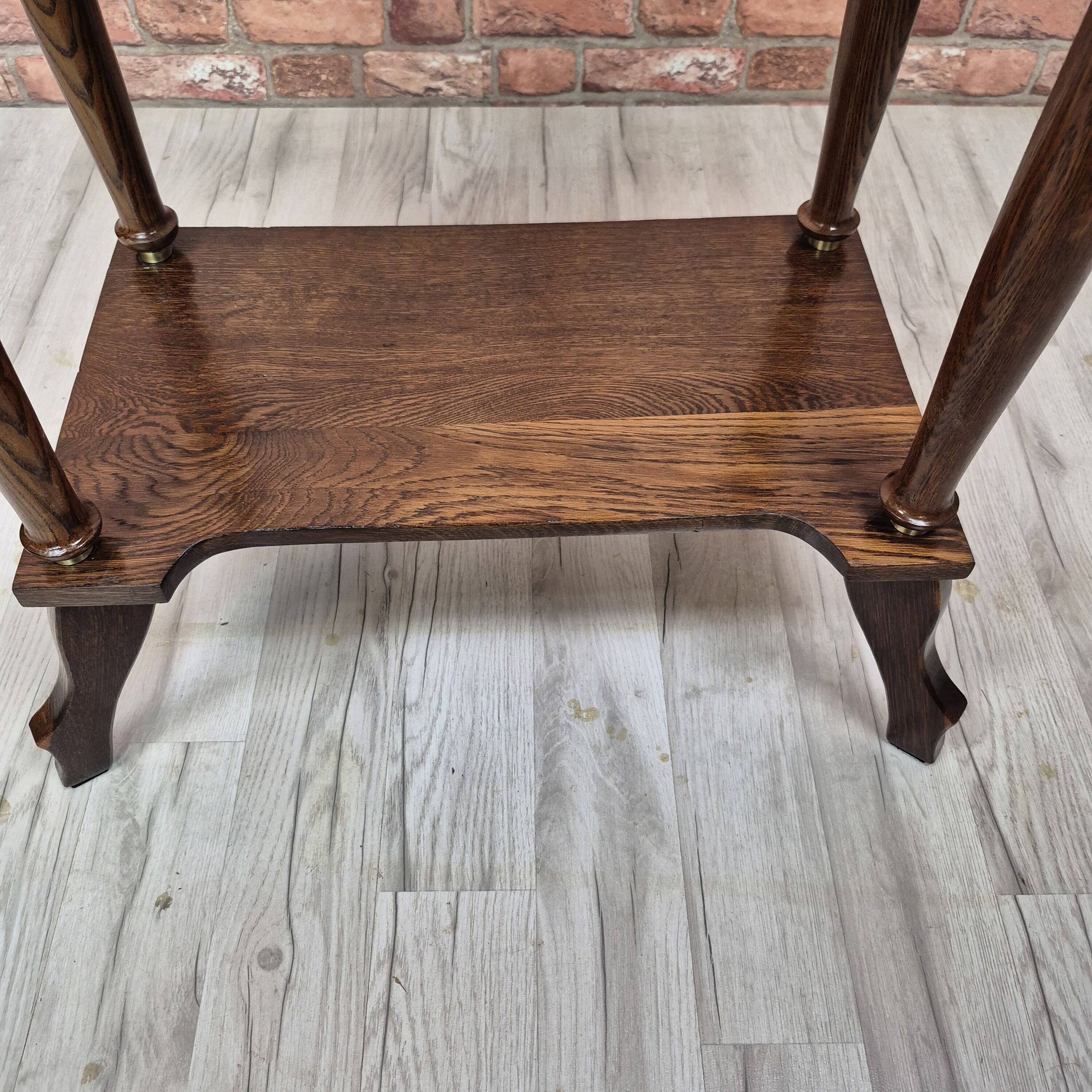 Table d'appoint en chêne ancien avec tiroir, vers 1900