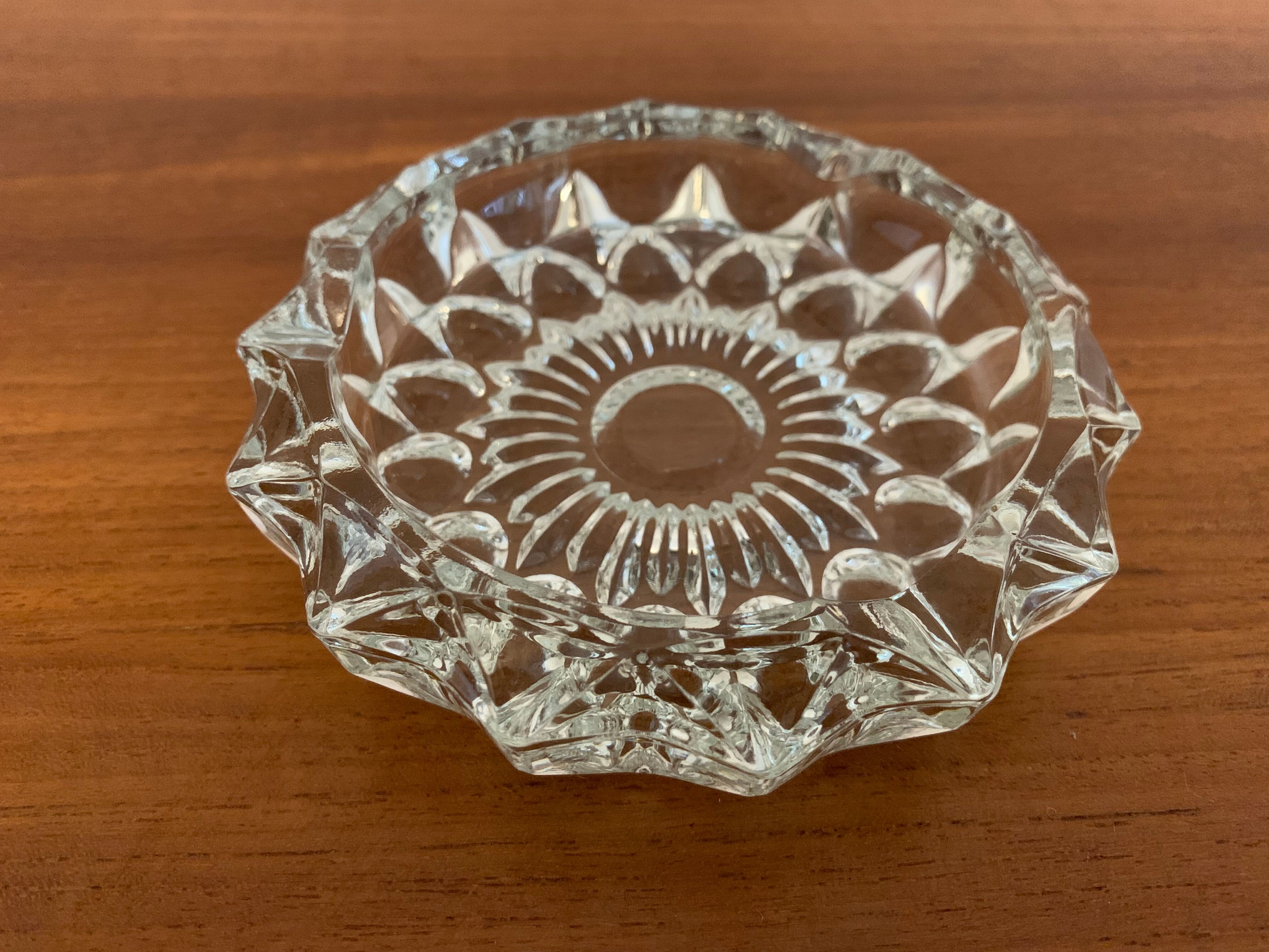 Glass ashtrays round crystal