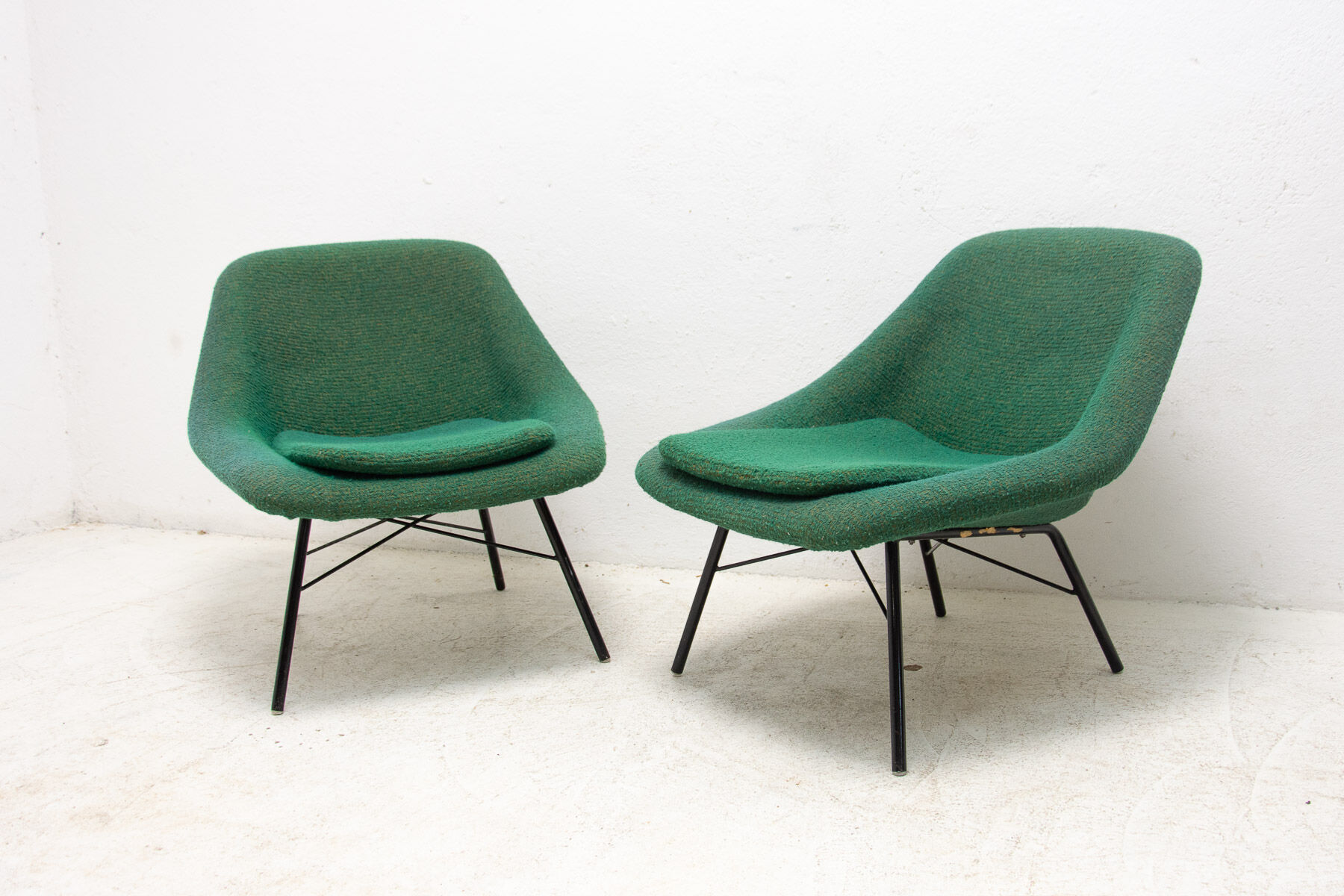 Pair of midcentury lounge chairs by Magda Sépová, produced by TON, 1960´s