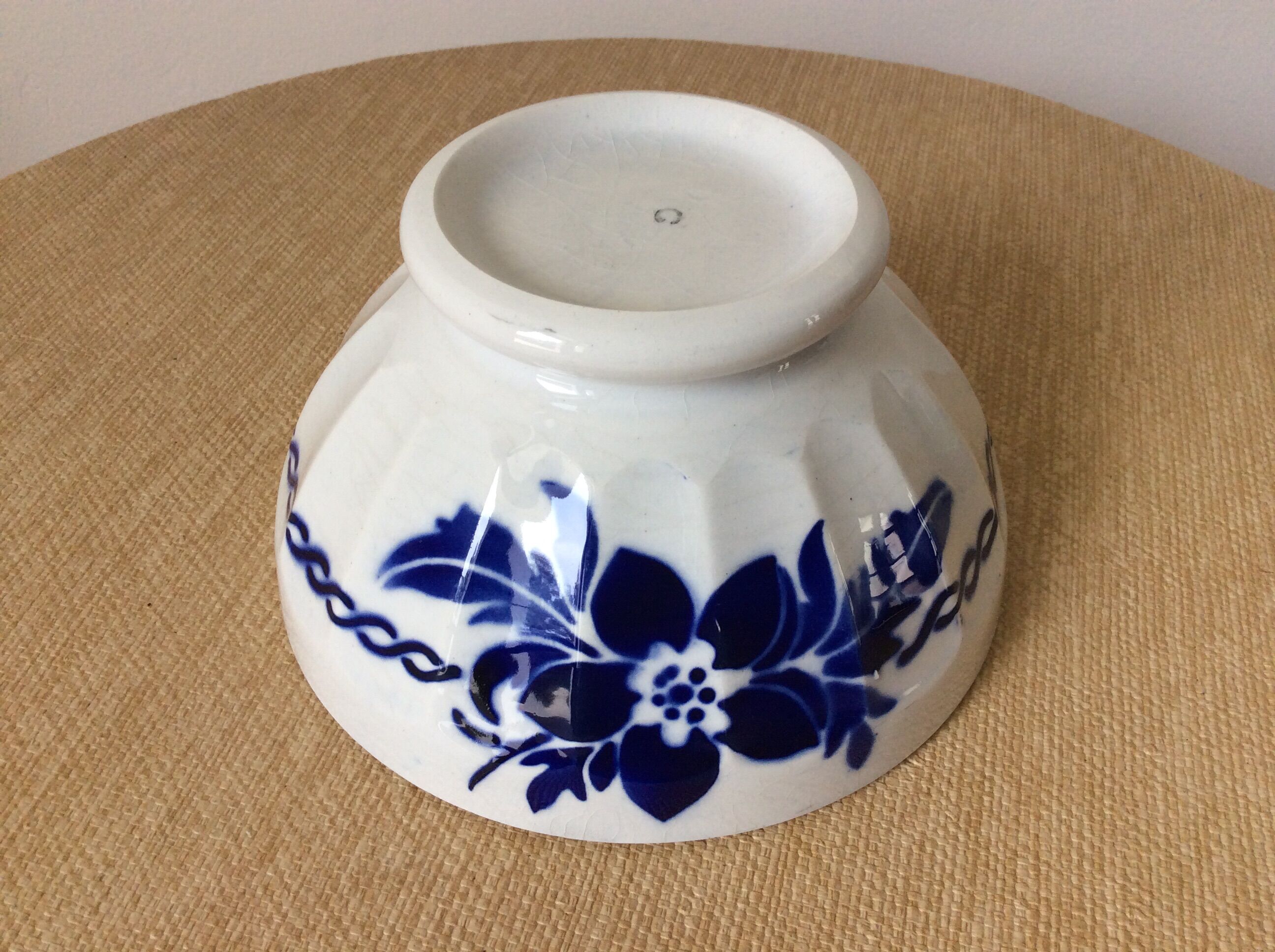 Series of 3 old bowls