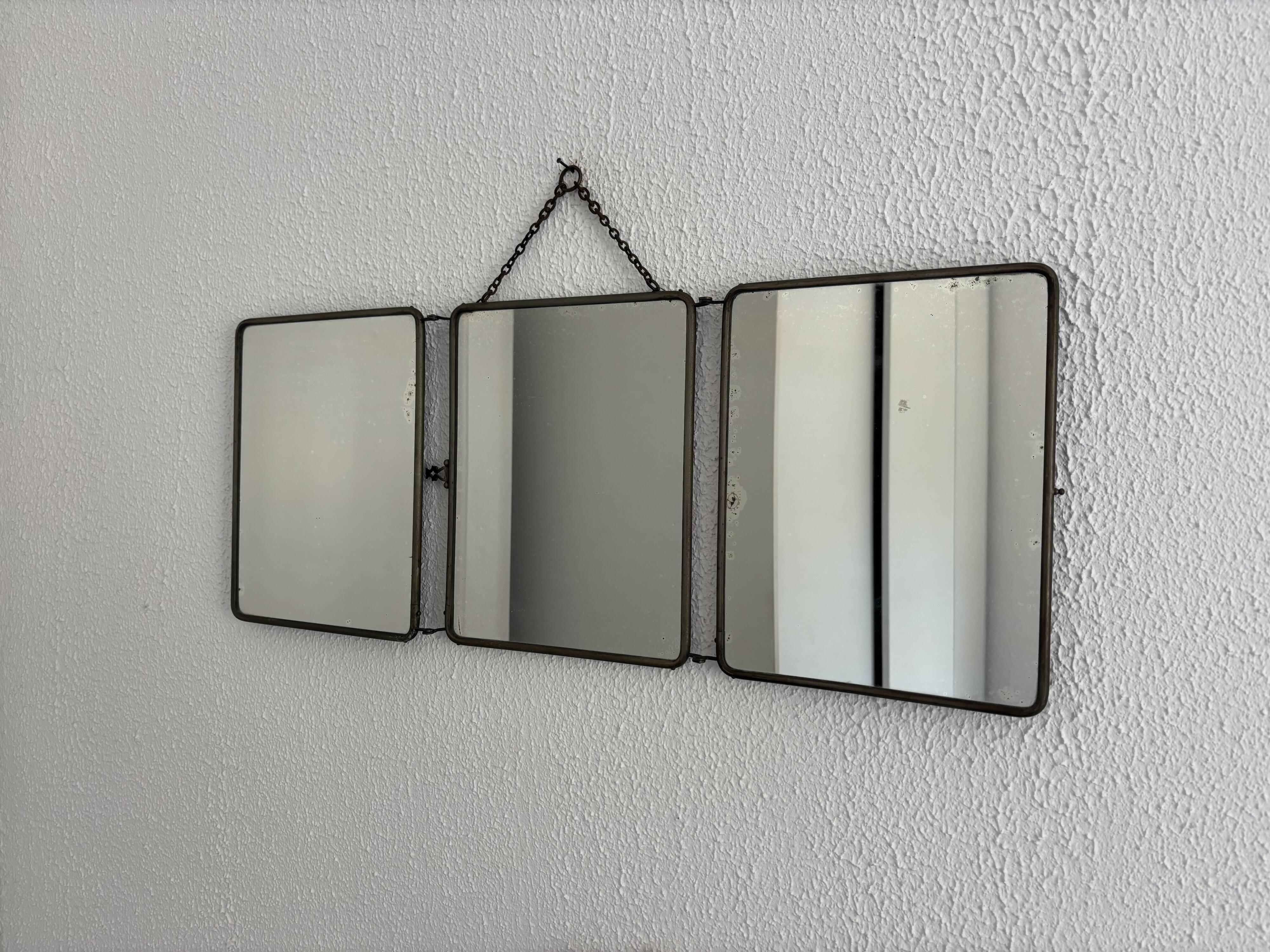 Vintage 1930s triptych mirror barber nickel-plated green crocodile effect.