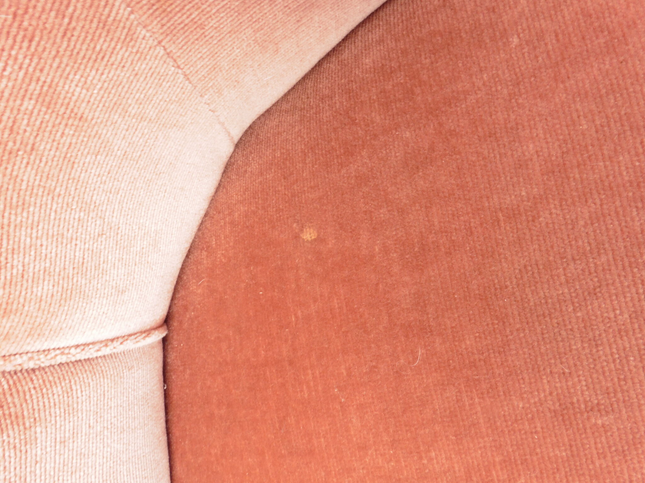 Toad old velvet armchair pink