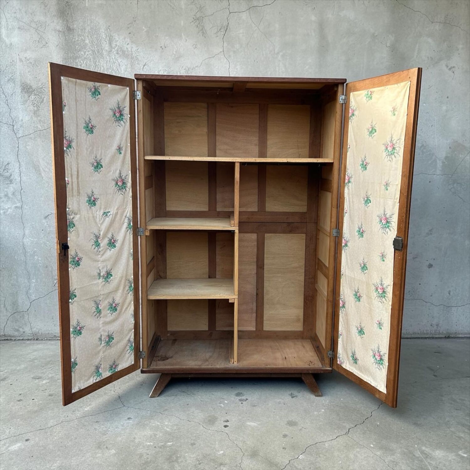 René Gabriel rare wardrobe from 1945-50, furniture from the reconstruction period.