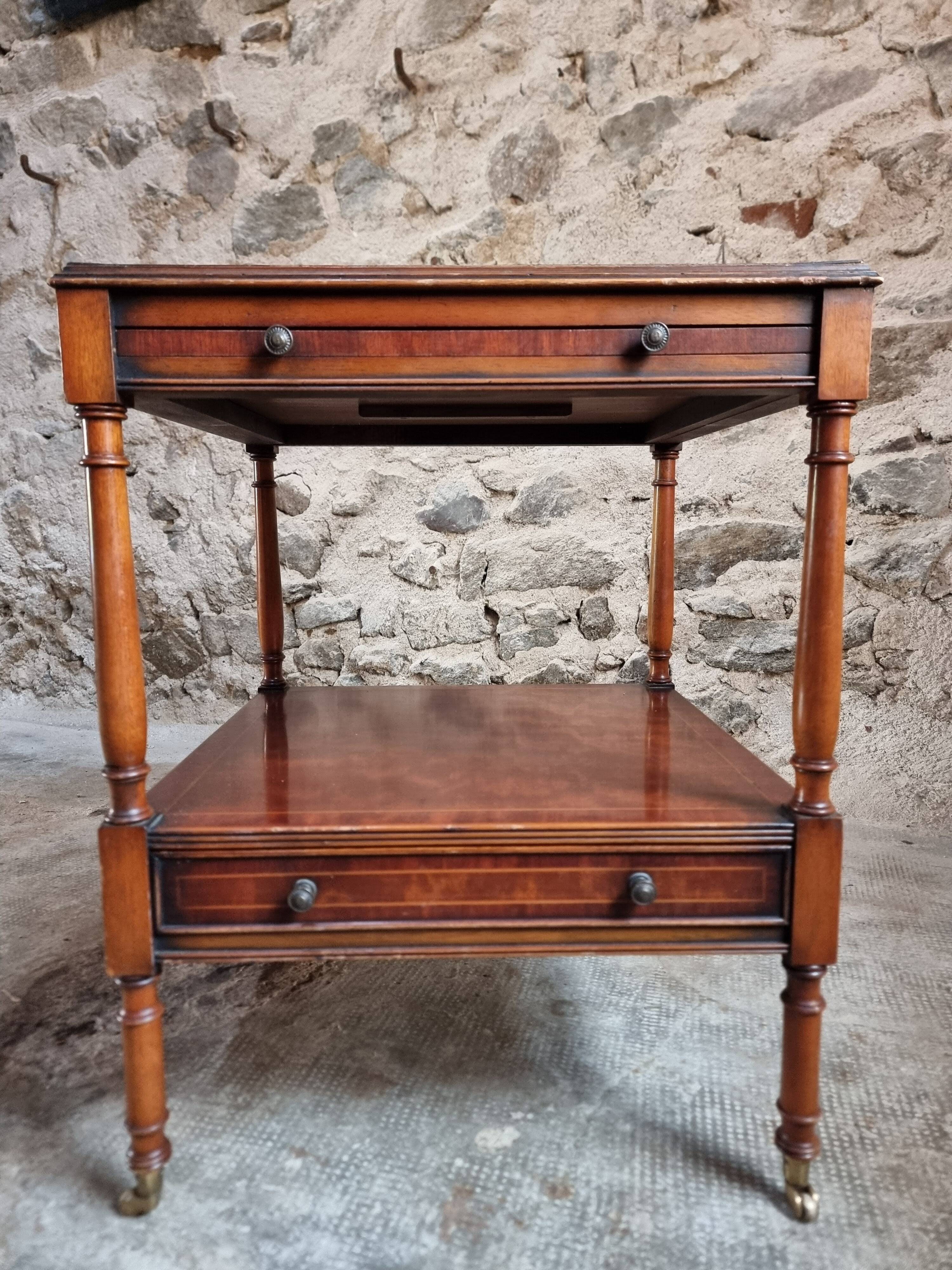 Table d’appoint vintage en acajou – France, années 50/60