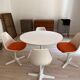 Tulipe Arkana table by Knoll and its 4 chairs
