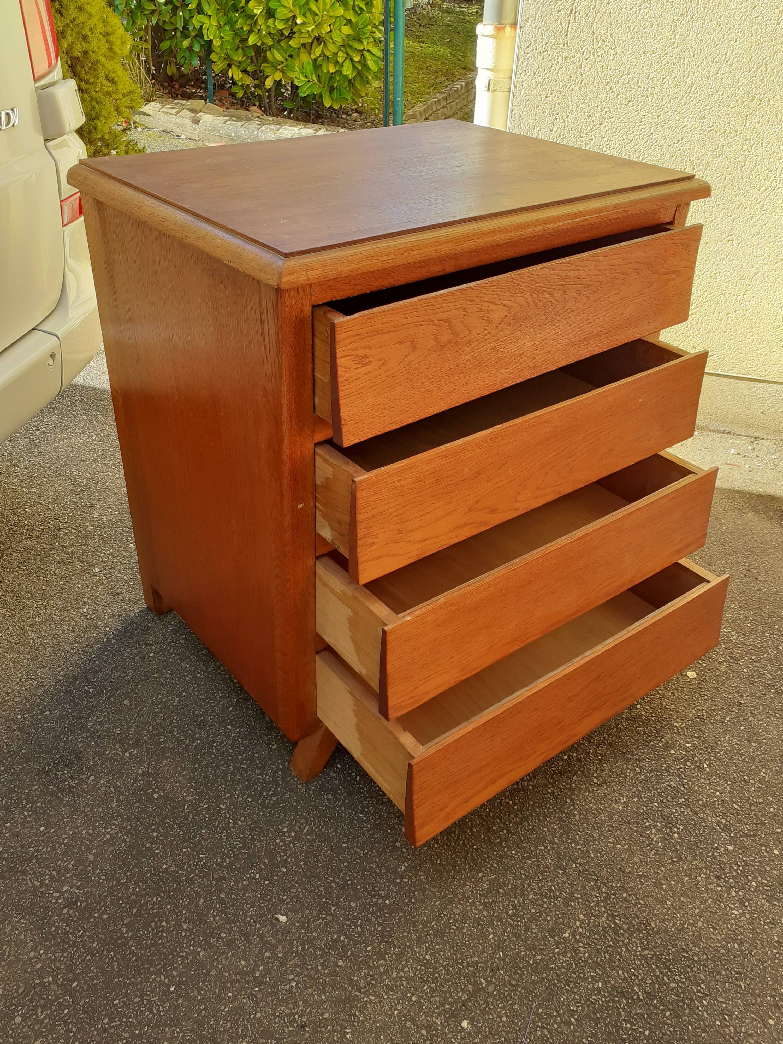 Vintage chest of drawers