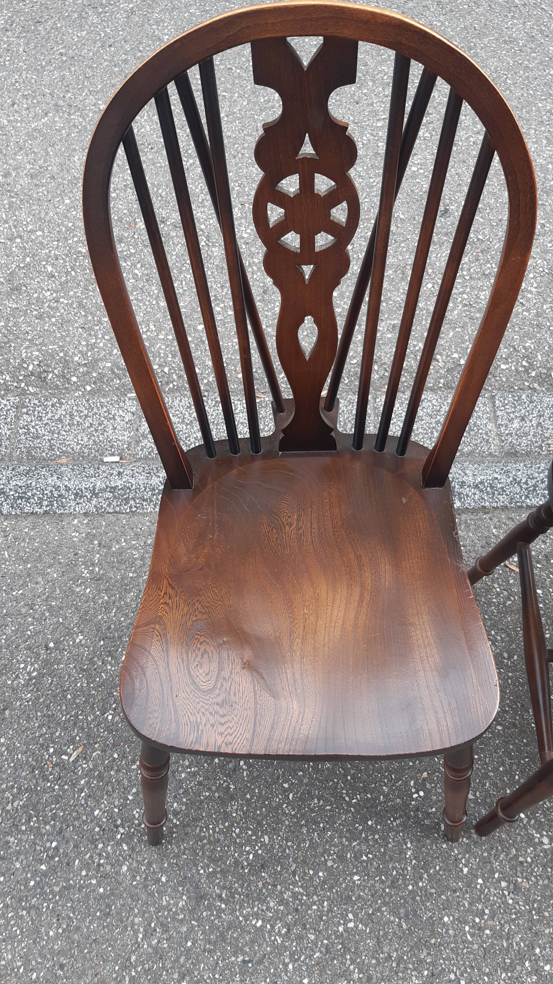 Set of 6 Windsor chairs
