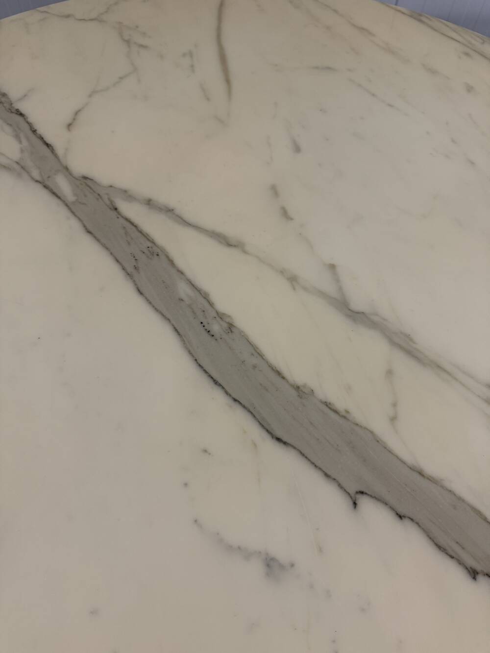 Round marble dining table with tulip foot 1960’s