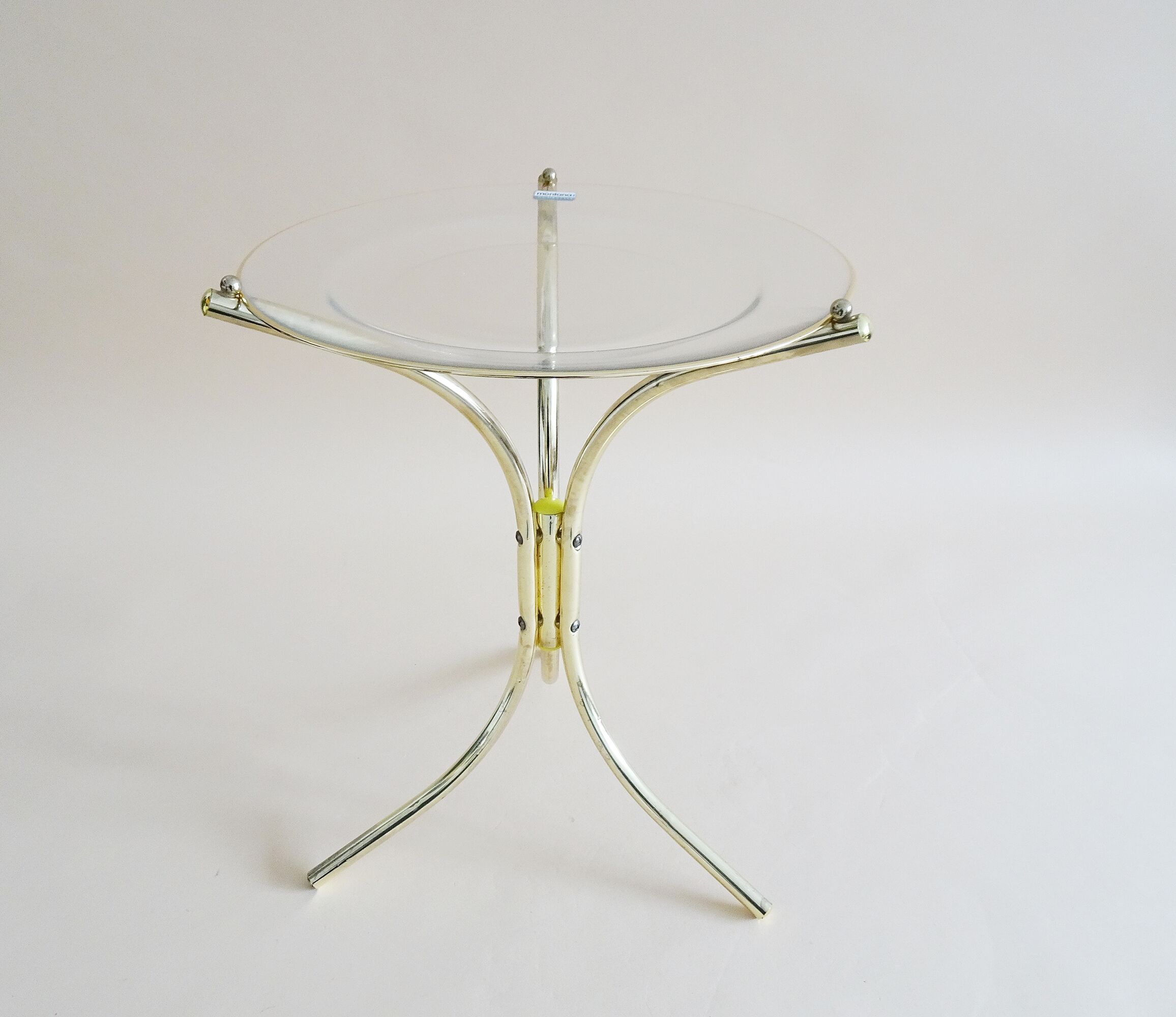 Table d'appoint en verre et métal doré