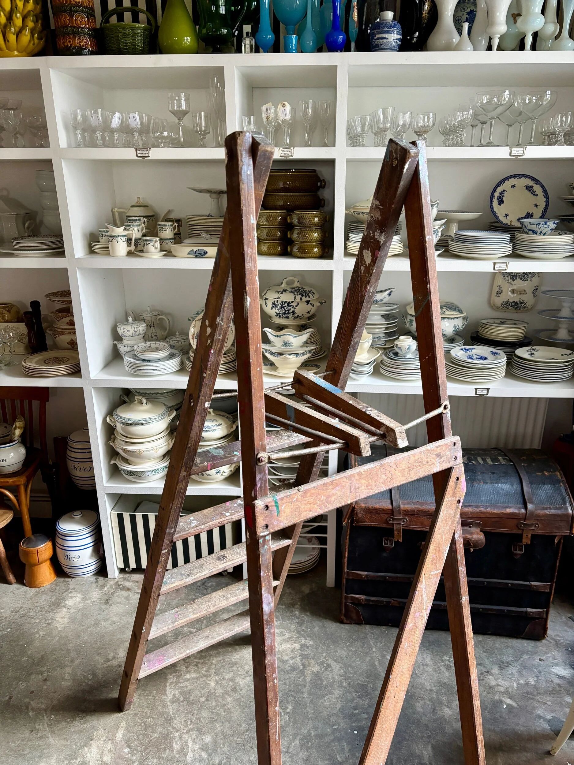 Dark wood 5-step stool