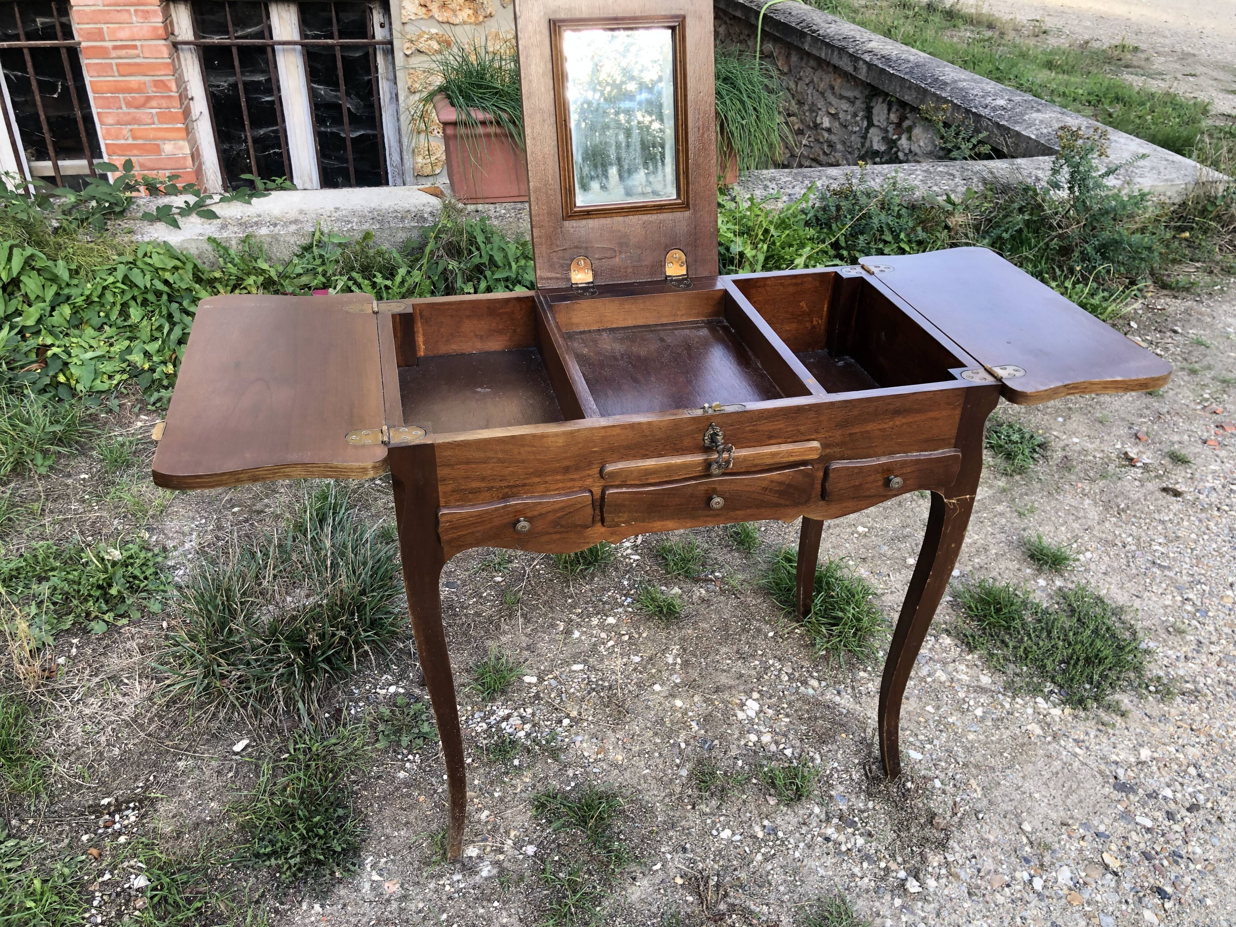 Old dressing table