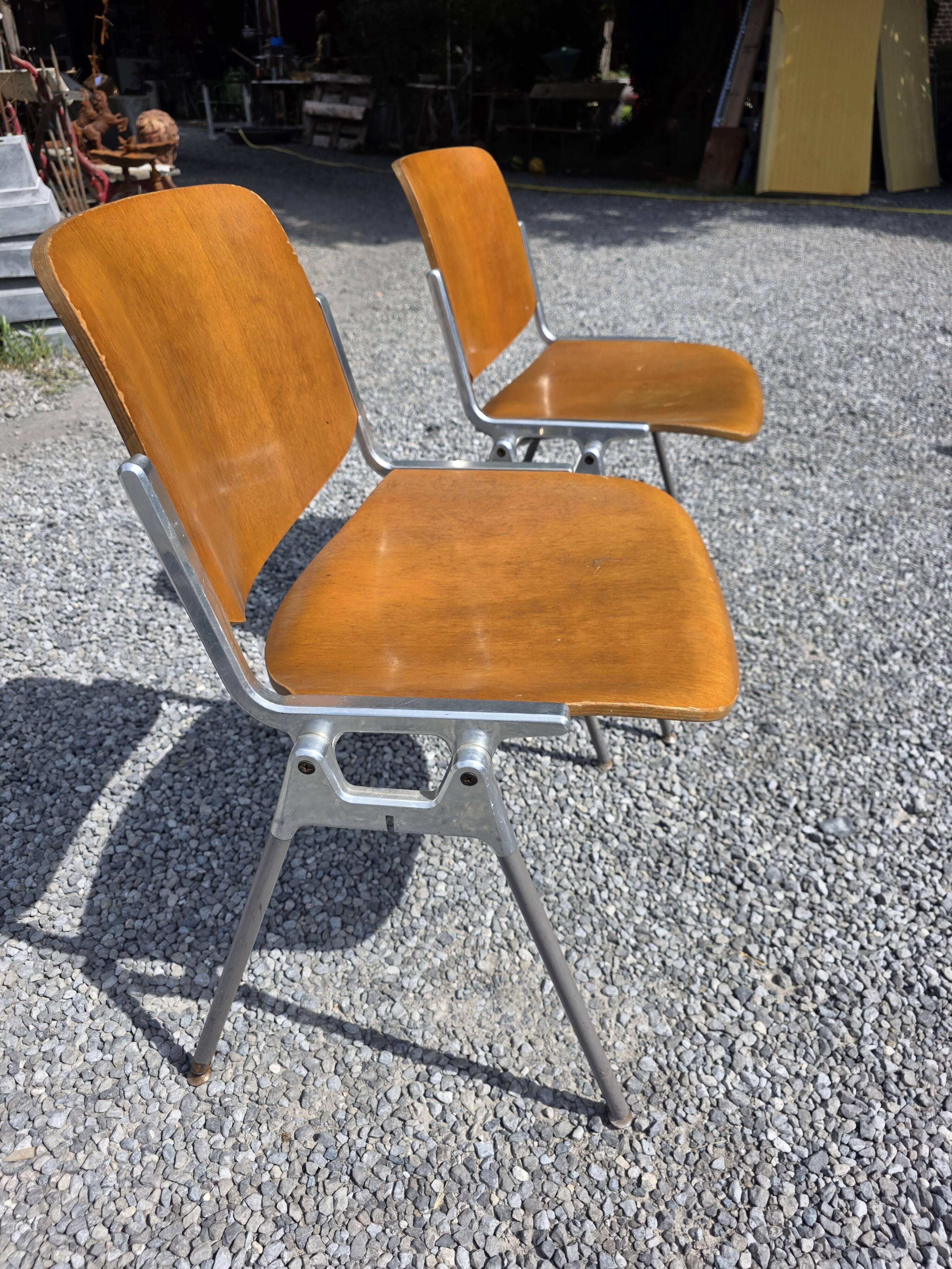 Paire de chaises "DSC 106" par Giancarlo Piretti pour Castelli, 1960