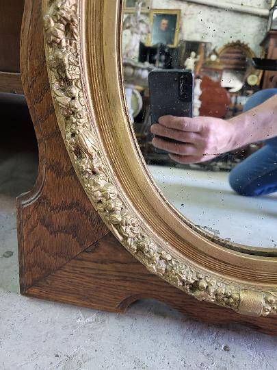 Wooden and gilded mirror with medallion center n°3