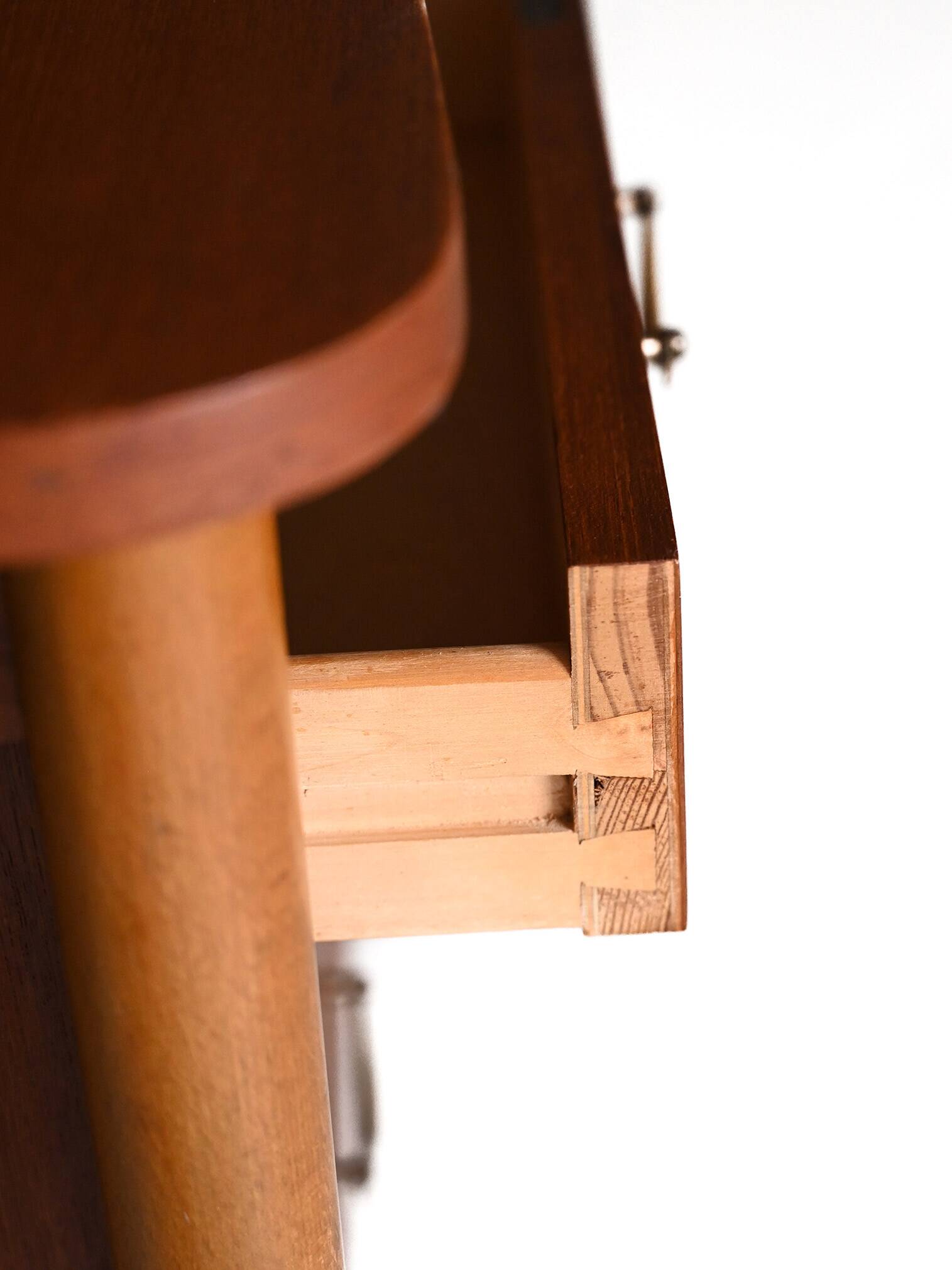 Nordic desk with drawers