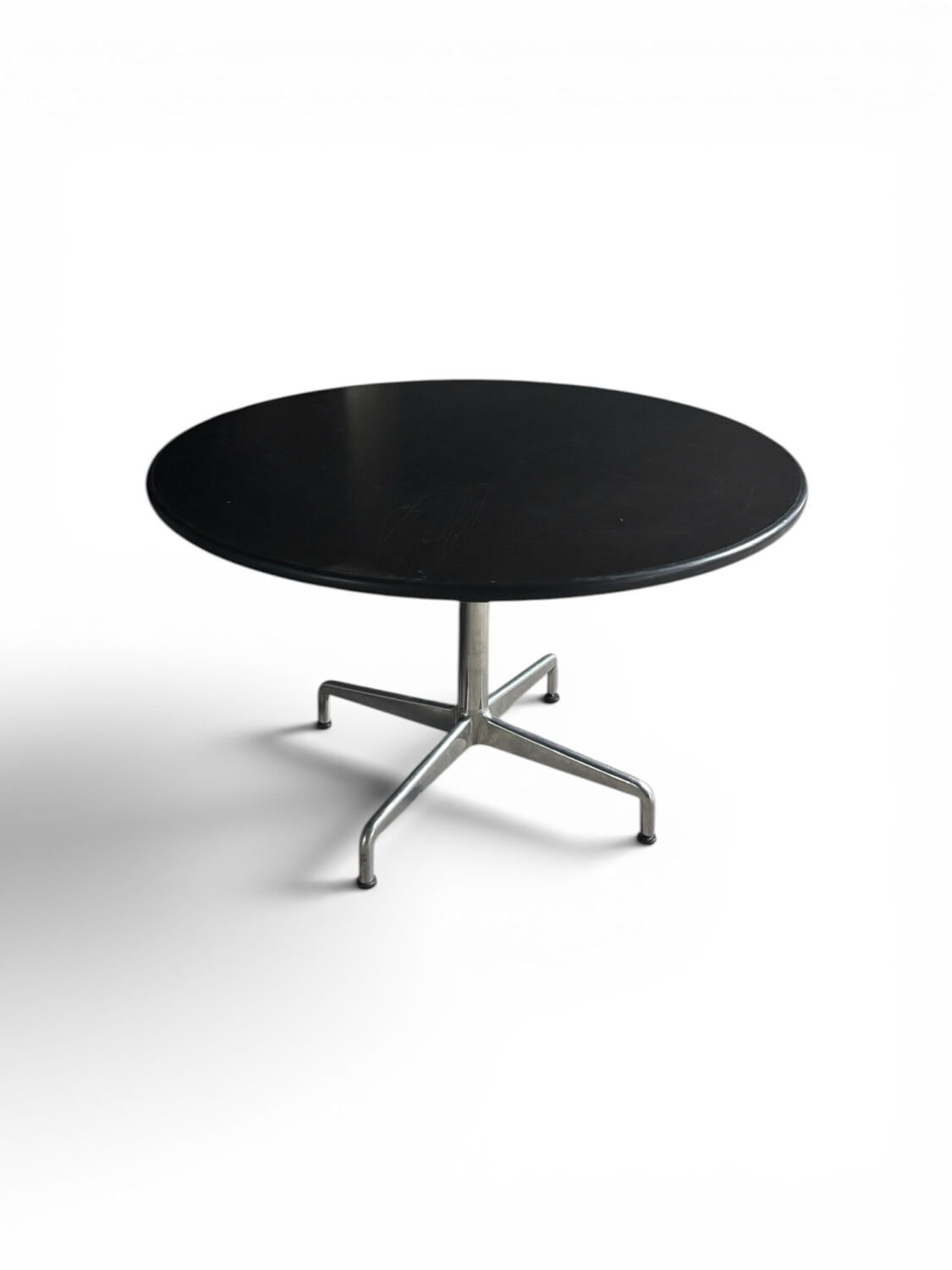 "Segmented" table by Charles & Ray Eames for Vitra