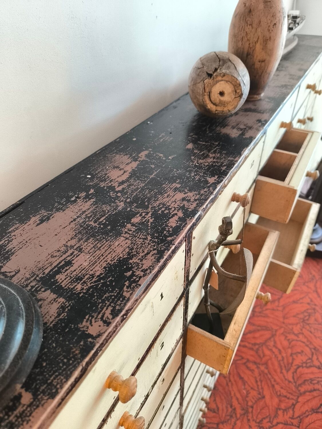 Workshop furniture, 55 drawers