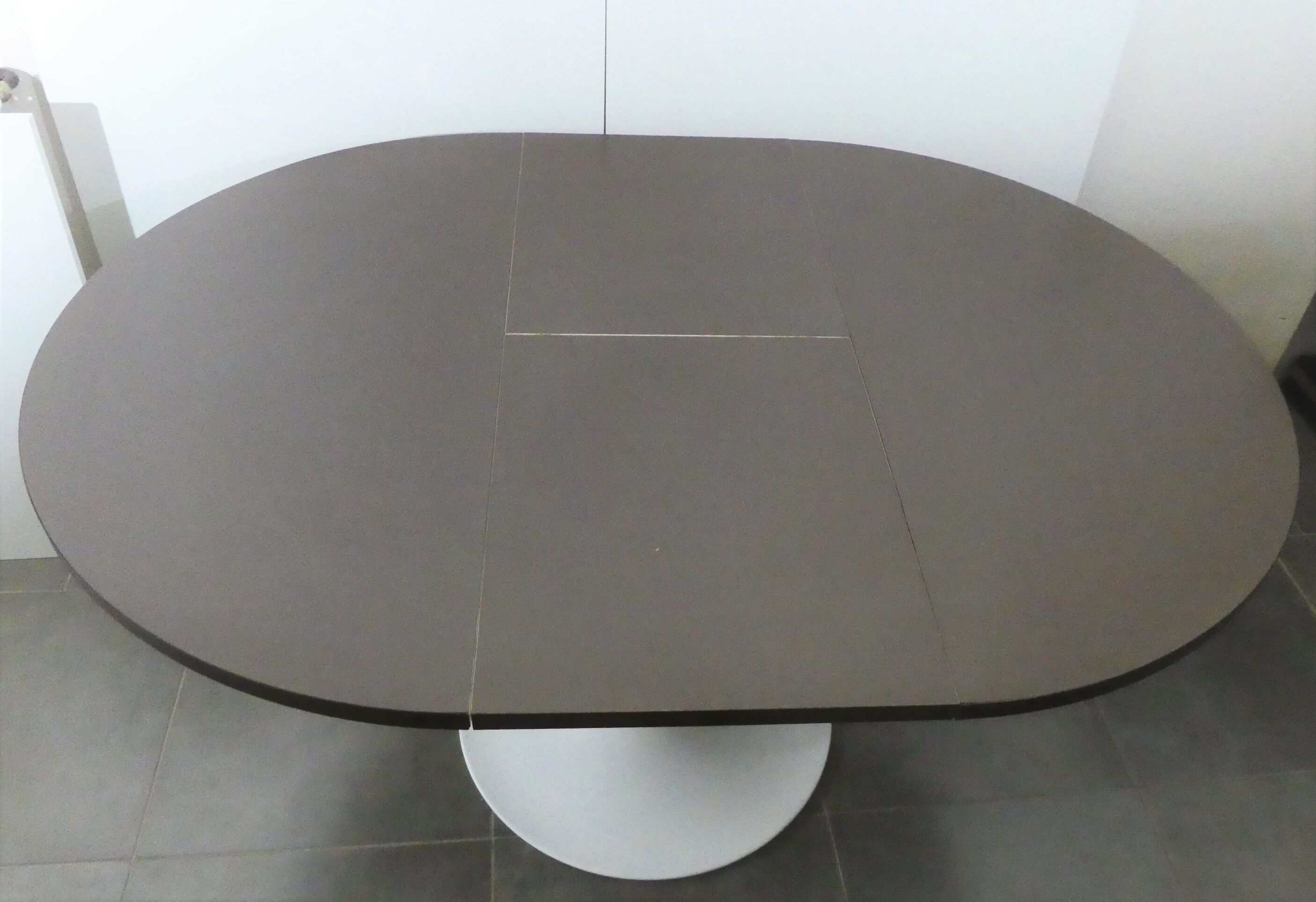 Tulip foot roundtable, 1970s