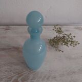 Flacon en opaline bleu