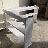 Country corner shelf