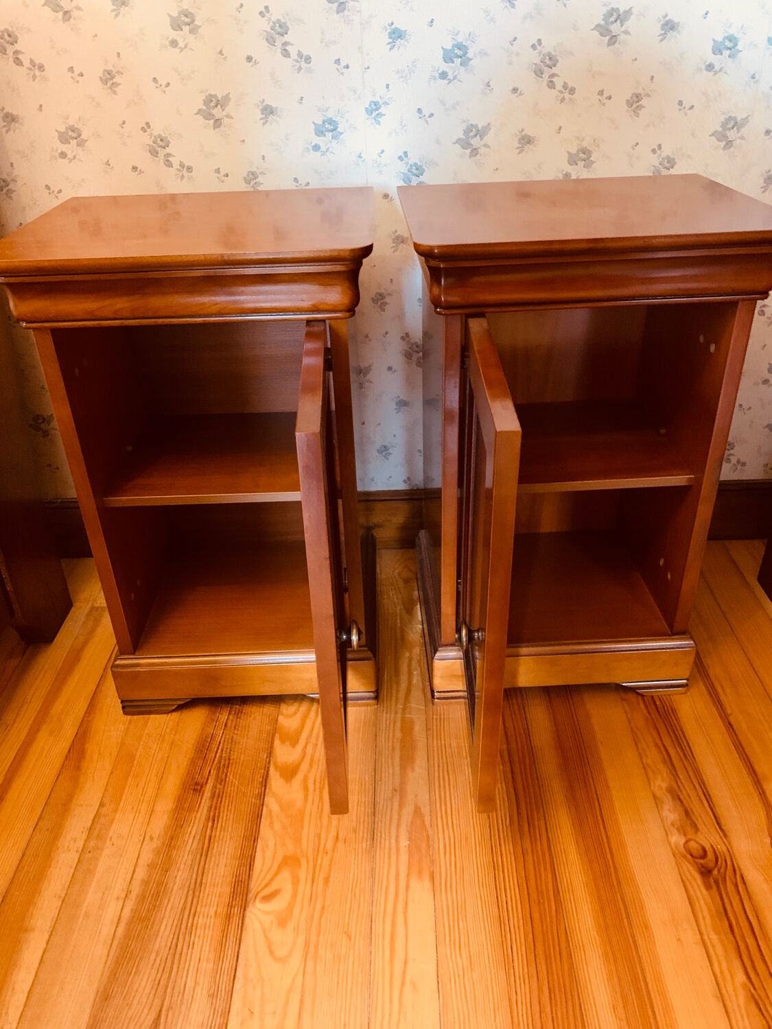 Solid wood bedside table