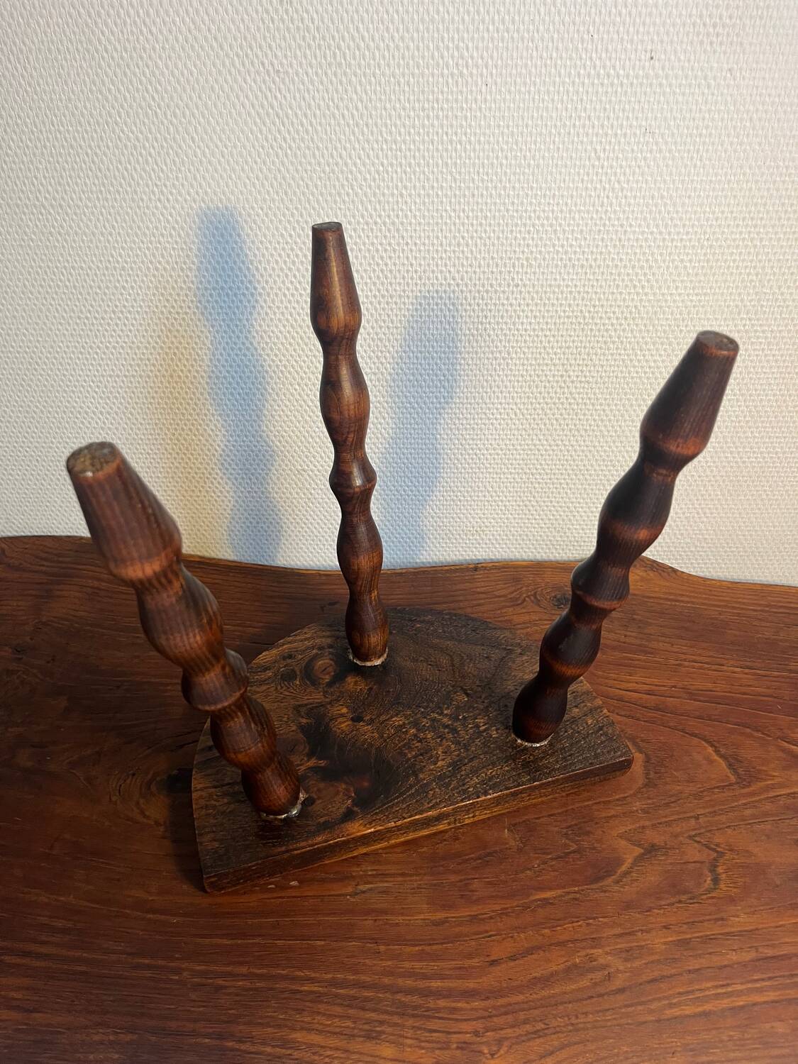 Tabouret bois tripode
