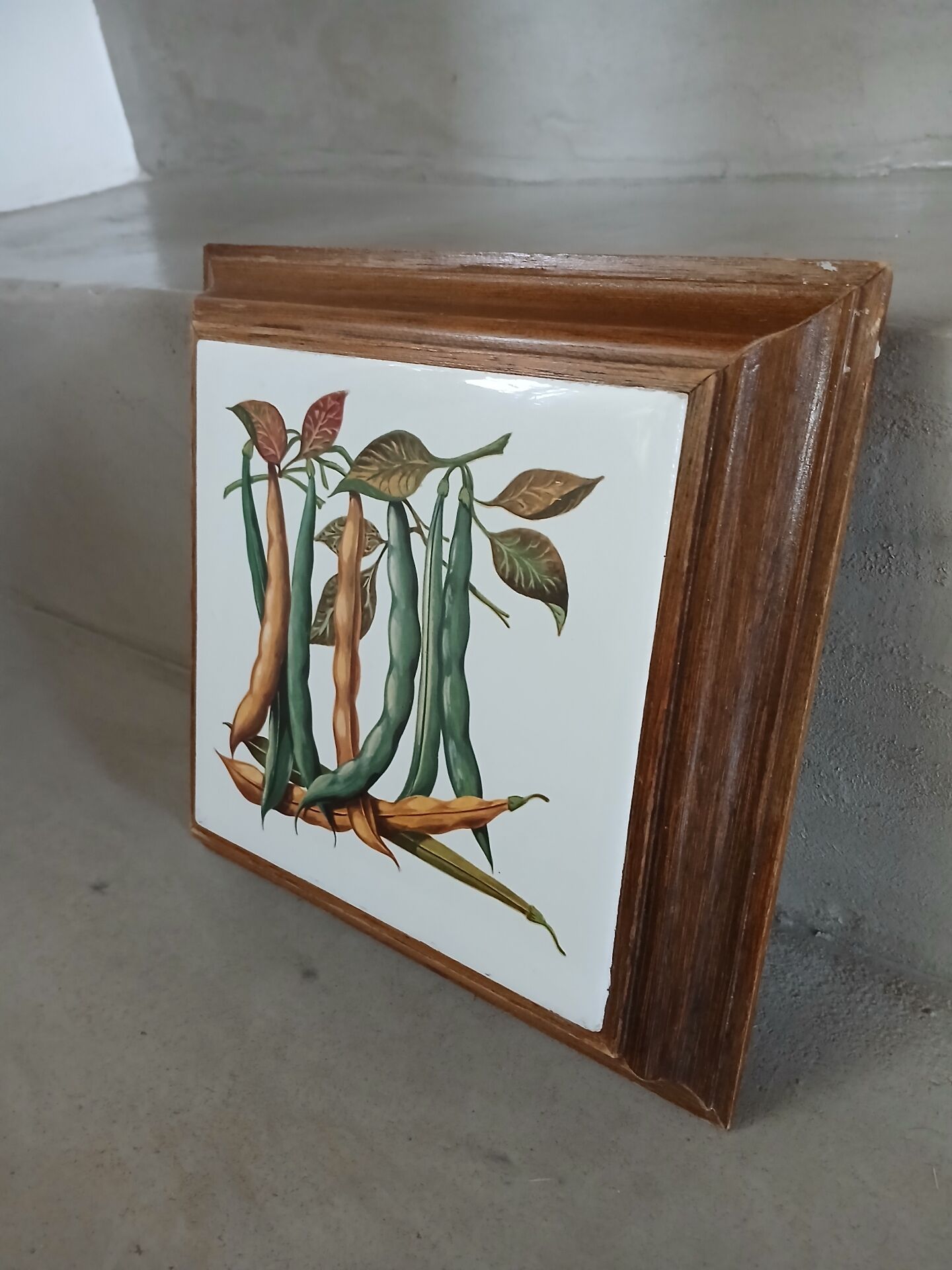 Dessous de plat ancien avec motif botanique