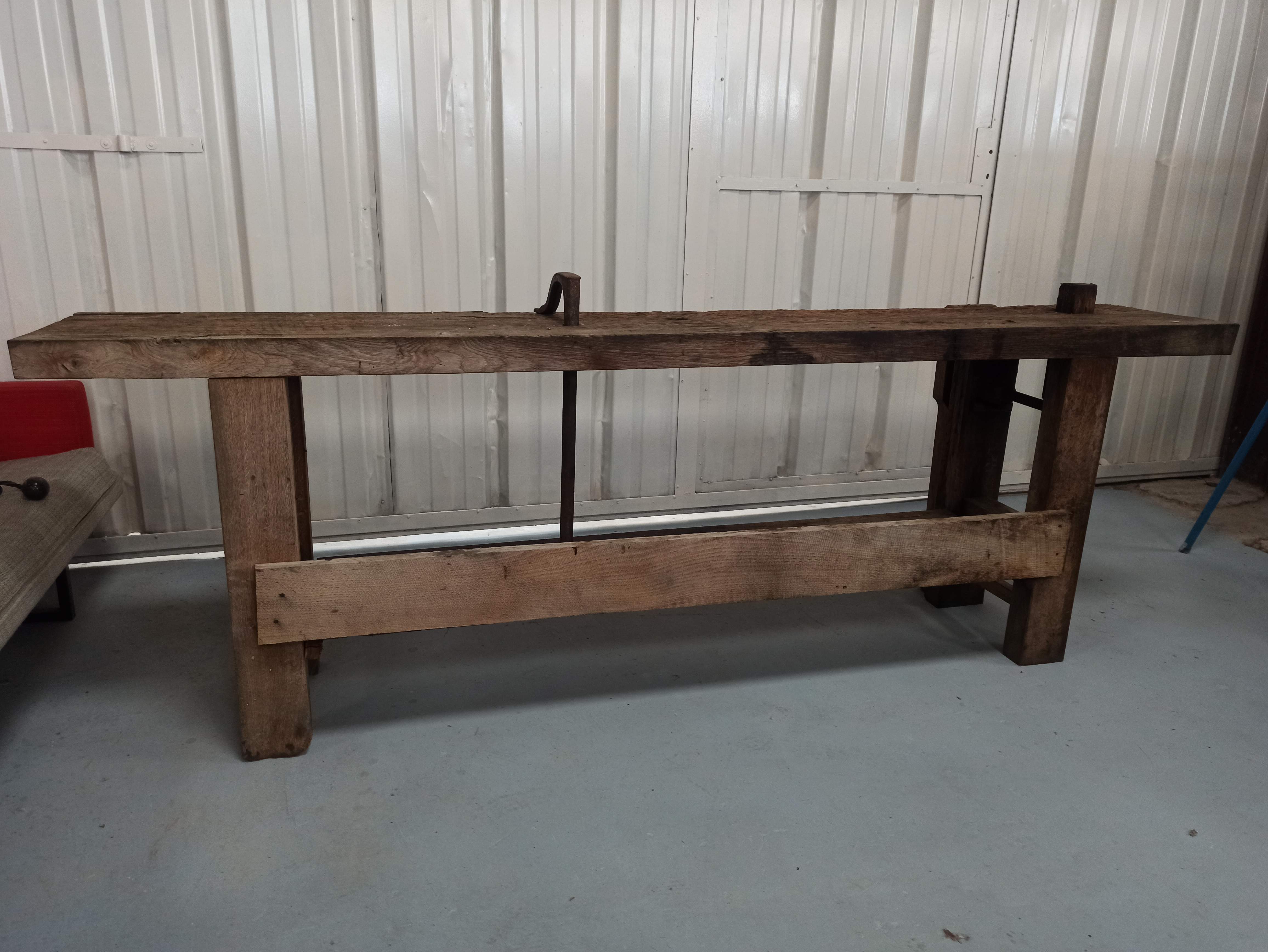 2m40 - Large old wooden workbench - vice - valet