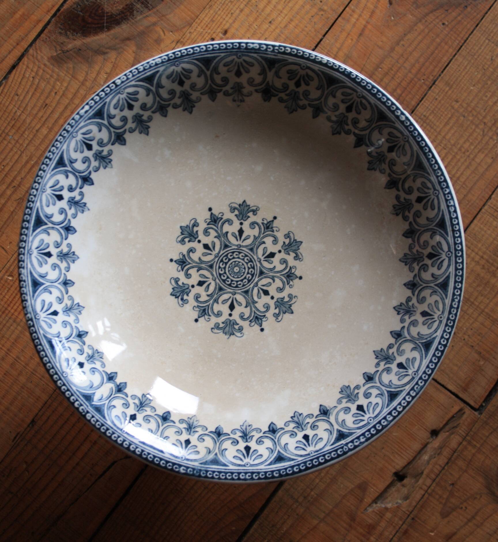 Old Badonviller fruit bowl - Terre de Fer - oriental