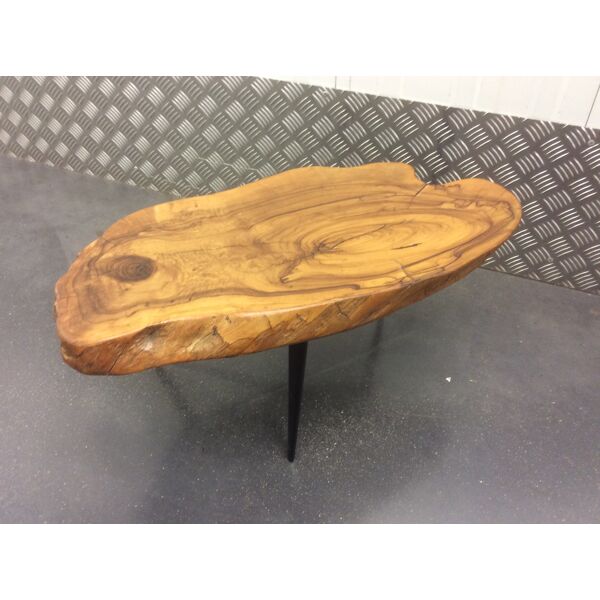Table basse en bois d'olivier et pieds en metal noir | Selency