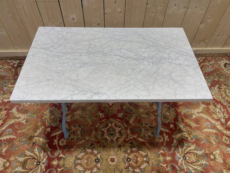 Table de bistrot en marbre et fonte