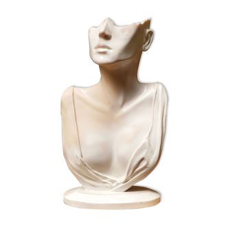 Buste de femme en résine