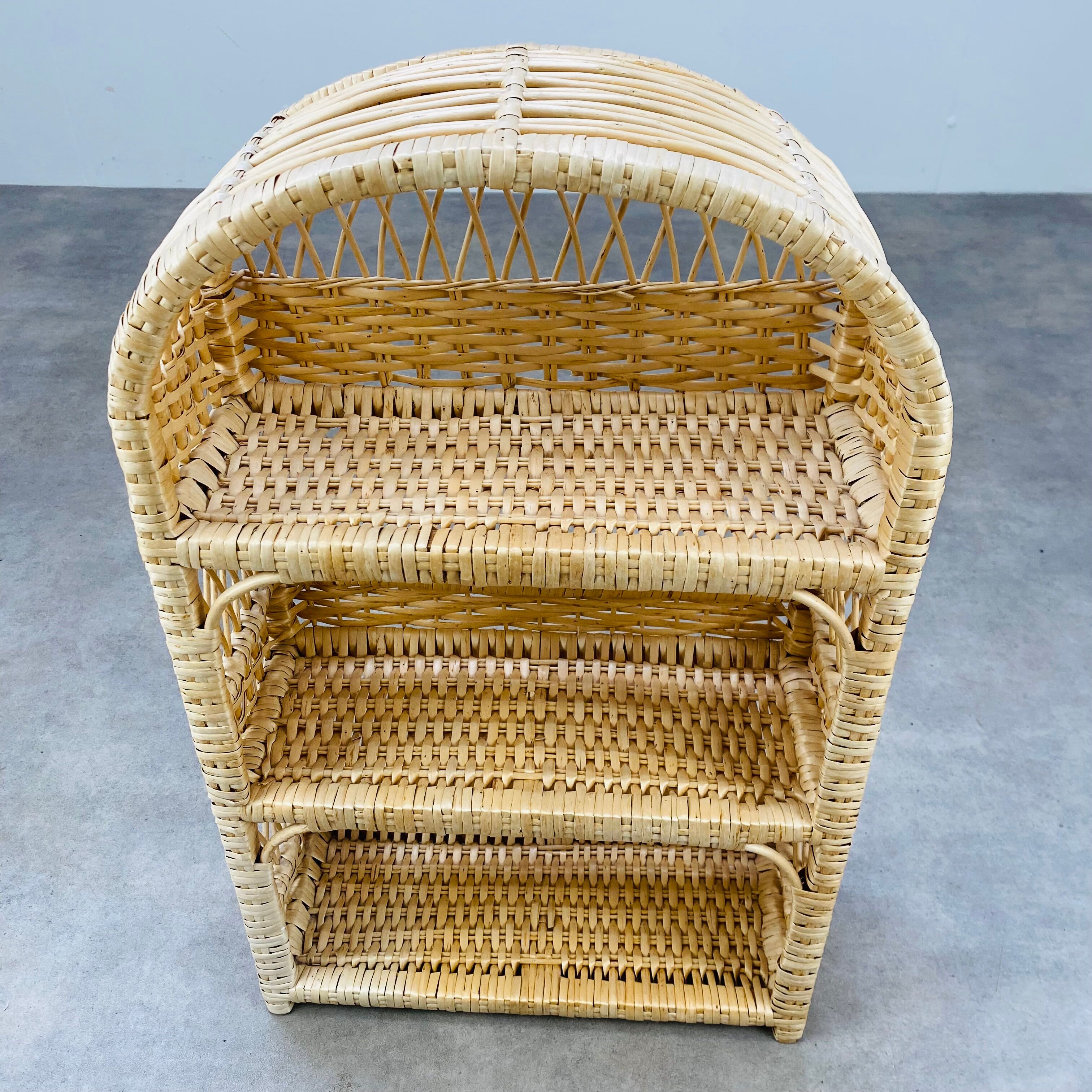 Rounded rattan shelf 60s