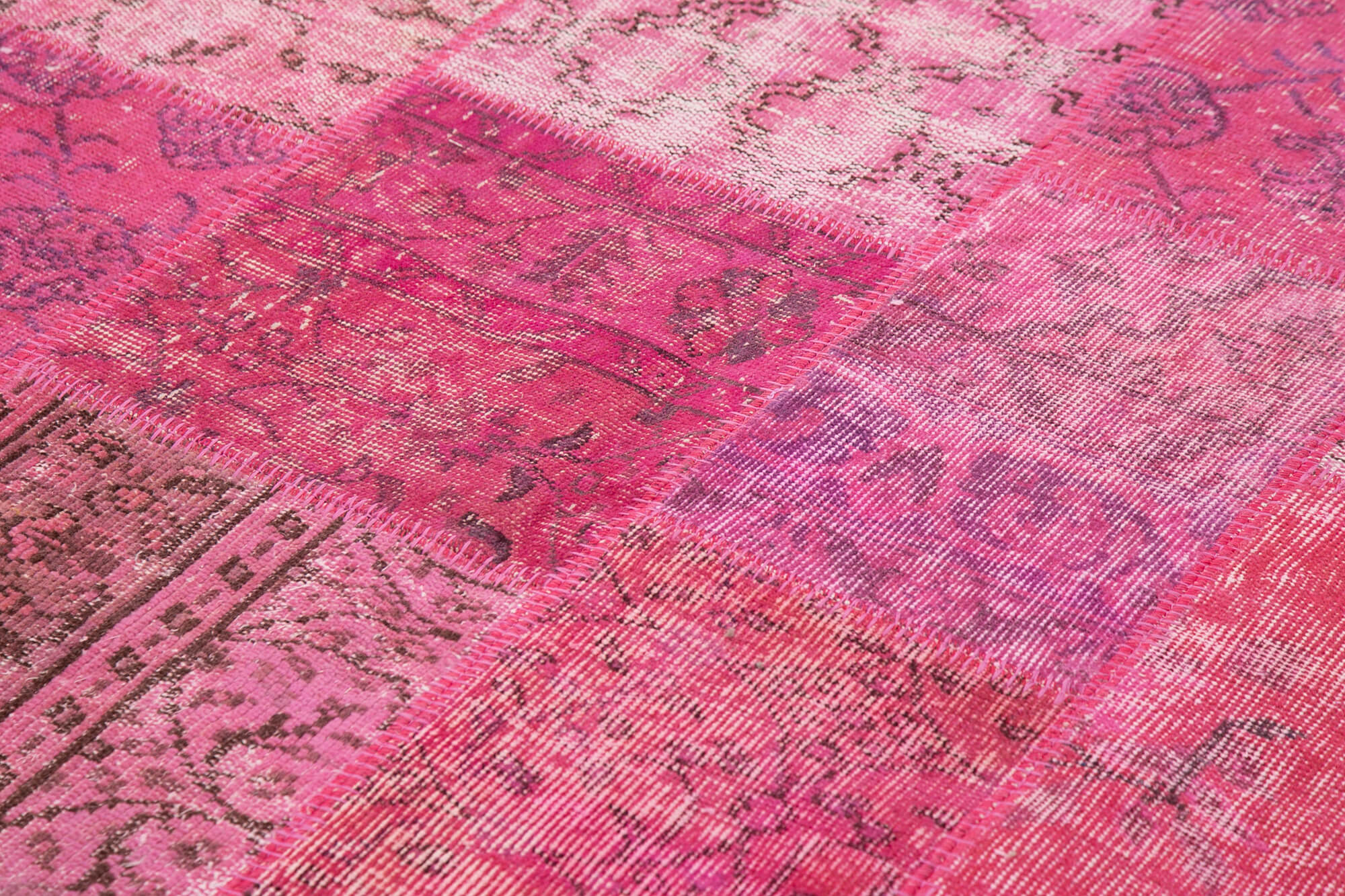 Tapis oriental à la main 170 cm x 239 cm patchwork rose