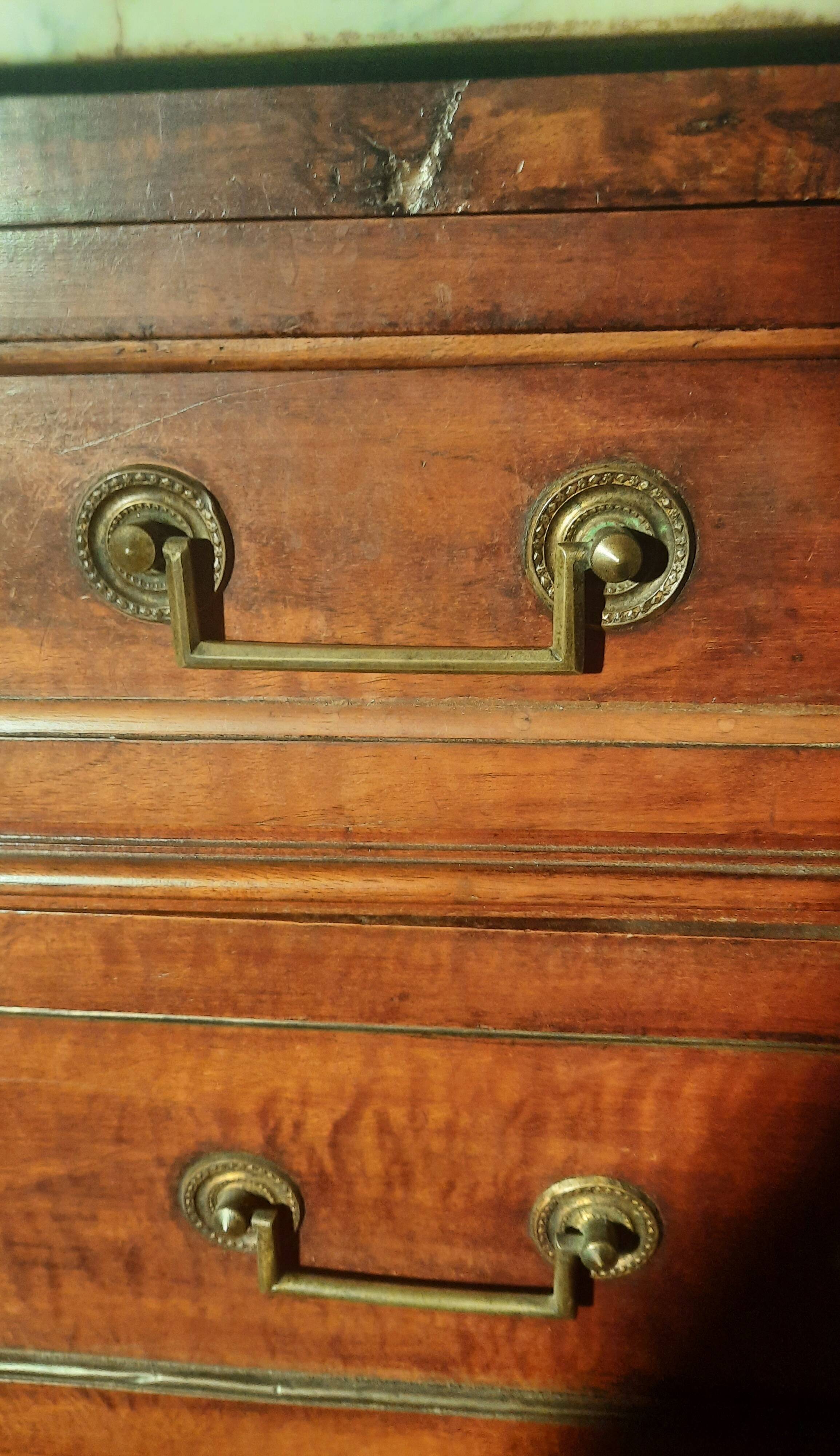 Commode d'époque Louis XVI  dessus marbre