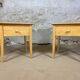 Paire de chevets en bois clair