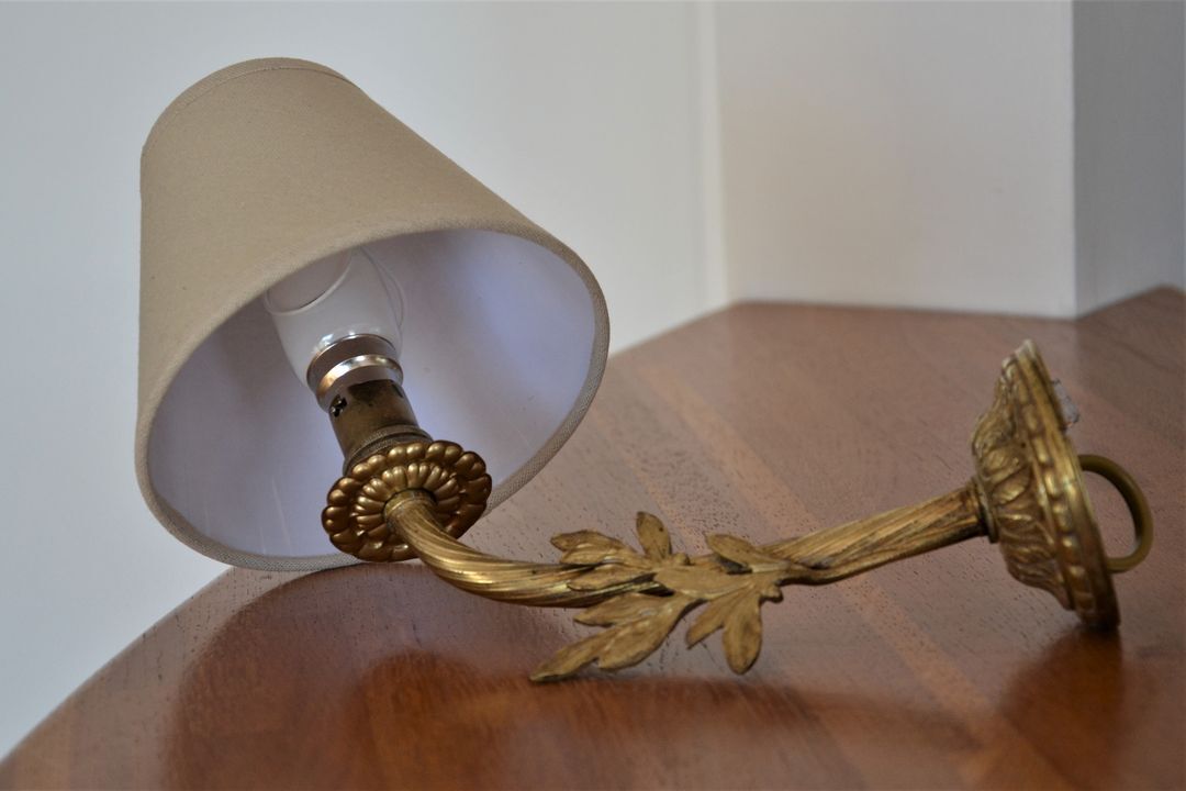 Golden foliage wall lamp