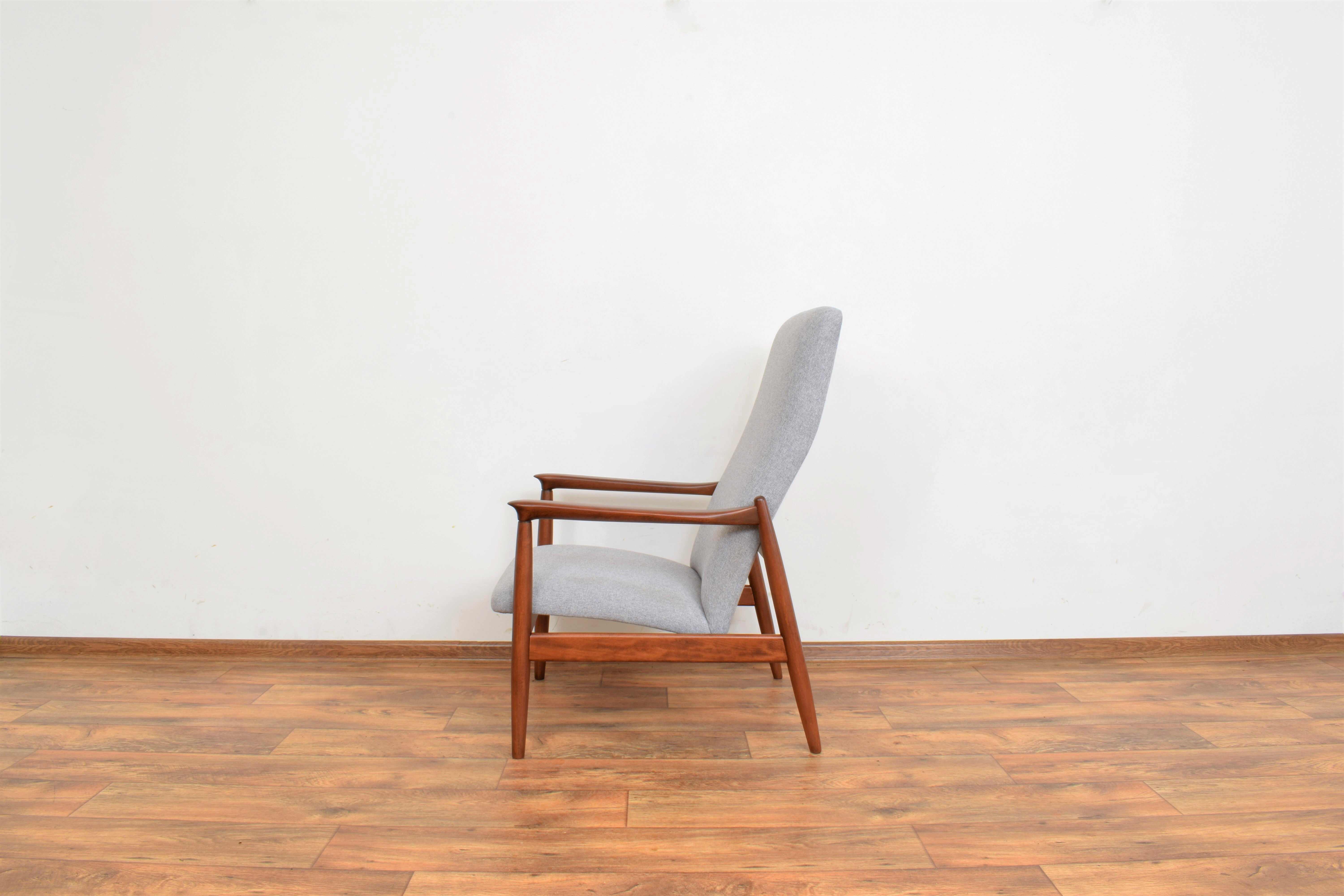 Polish Lounge Chairs by Edmund Homa, Set of 2