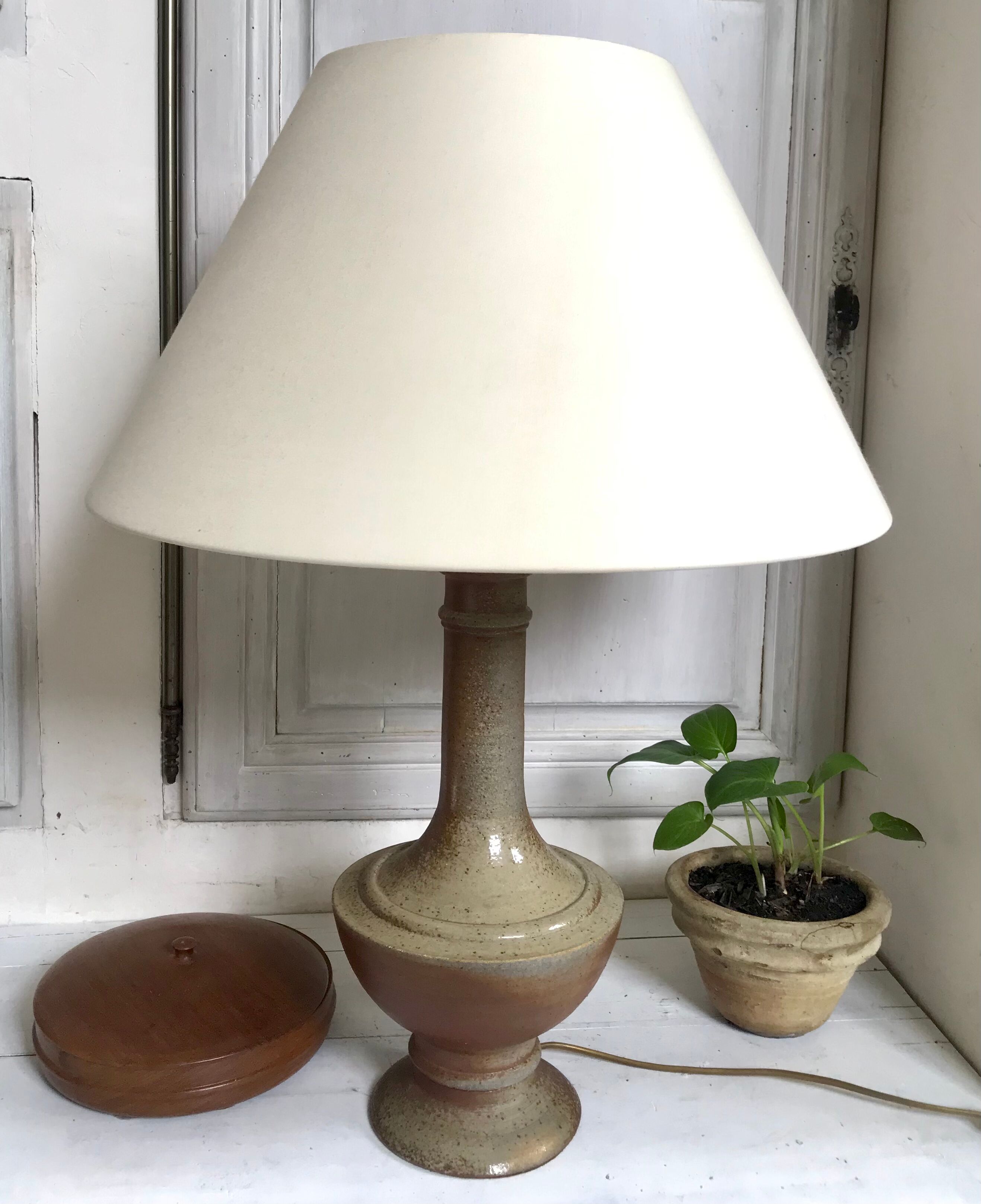 Pair of sandstone lamp