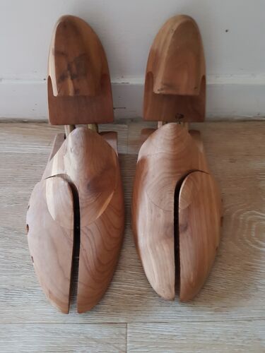 Wooden shoe trees