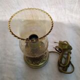 Lampe de chevet base fonte laitonnée globe verre ciselé ancien