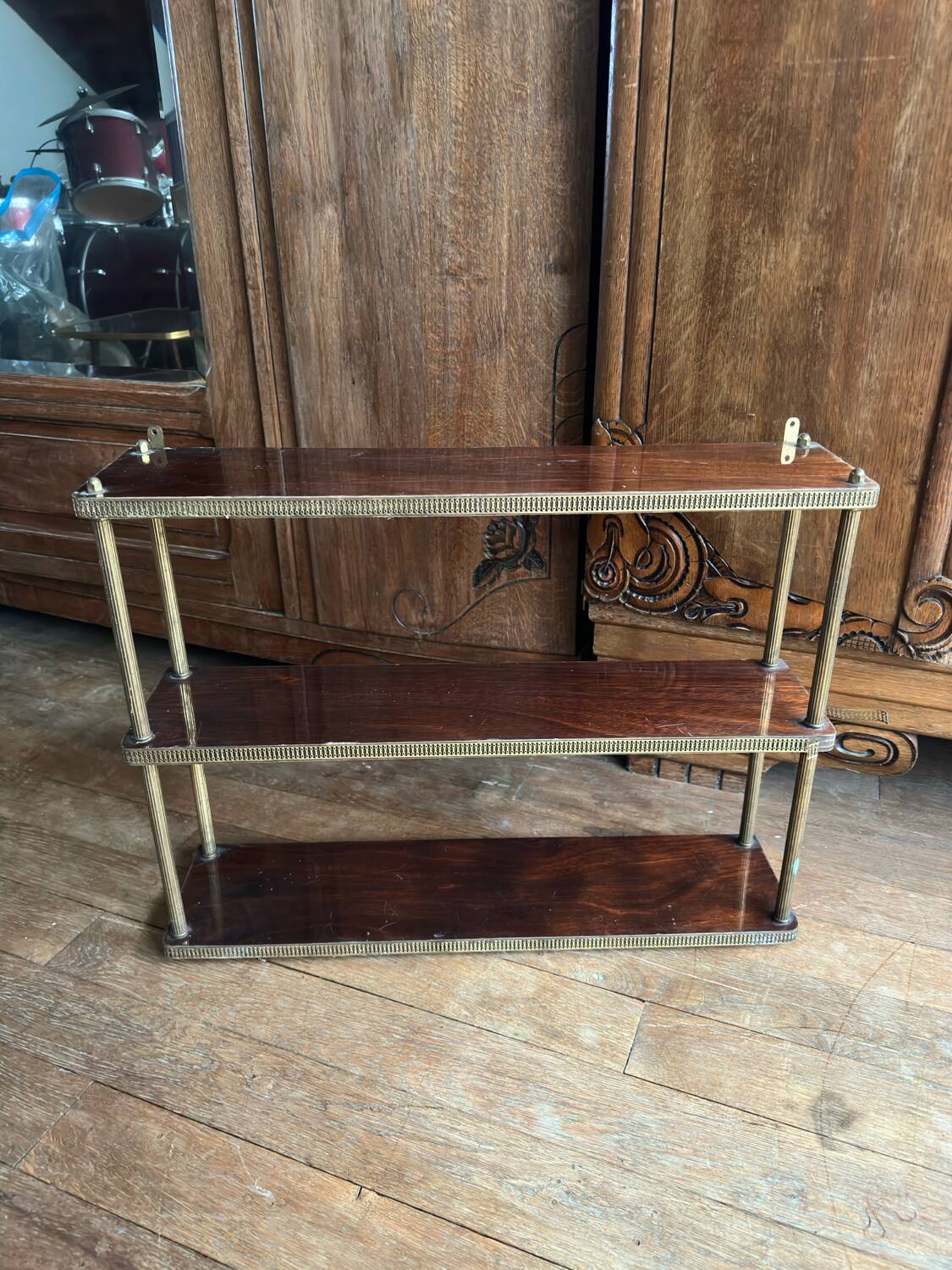 Petite étagère murale