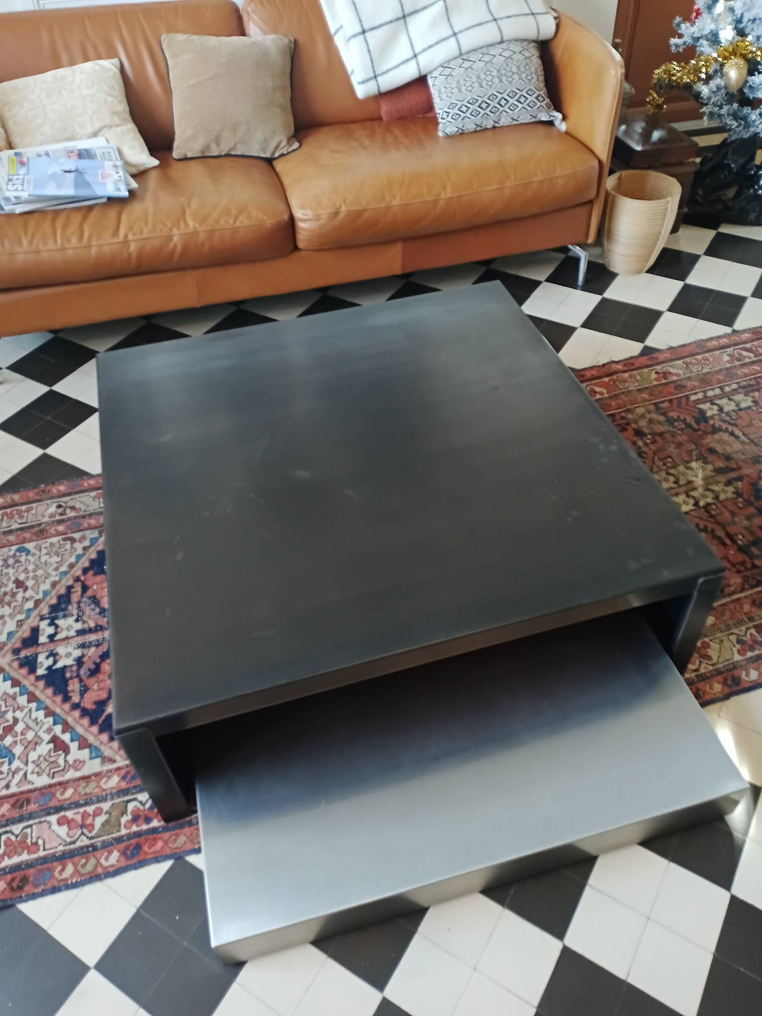 Zeus coffee table "Max & Moritz"