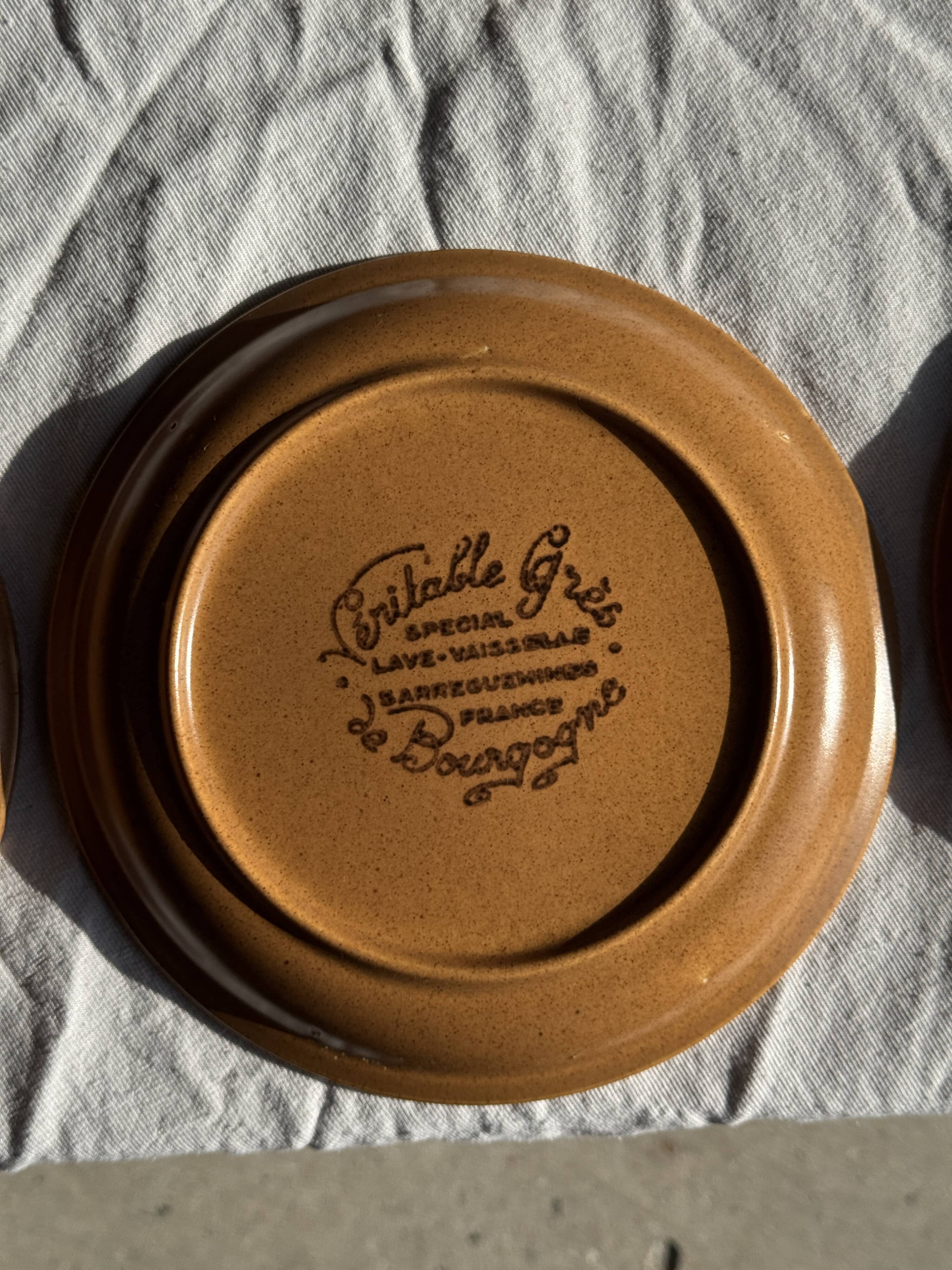 Set of 11 small dessert plates in brown-striped stoneware from Sarreguemines.