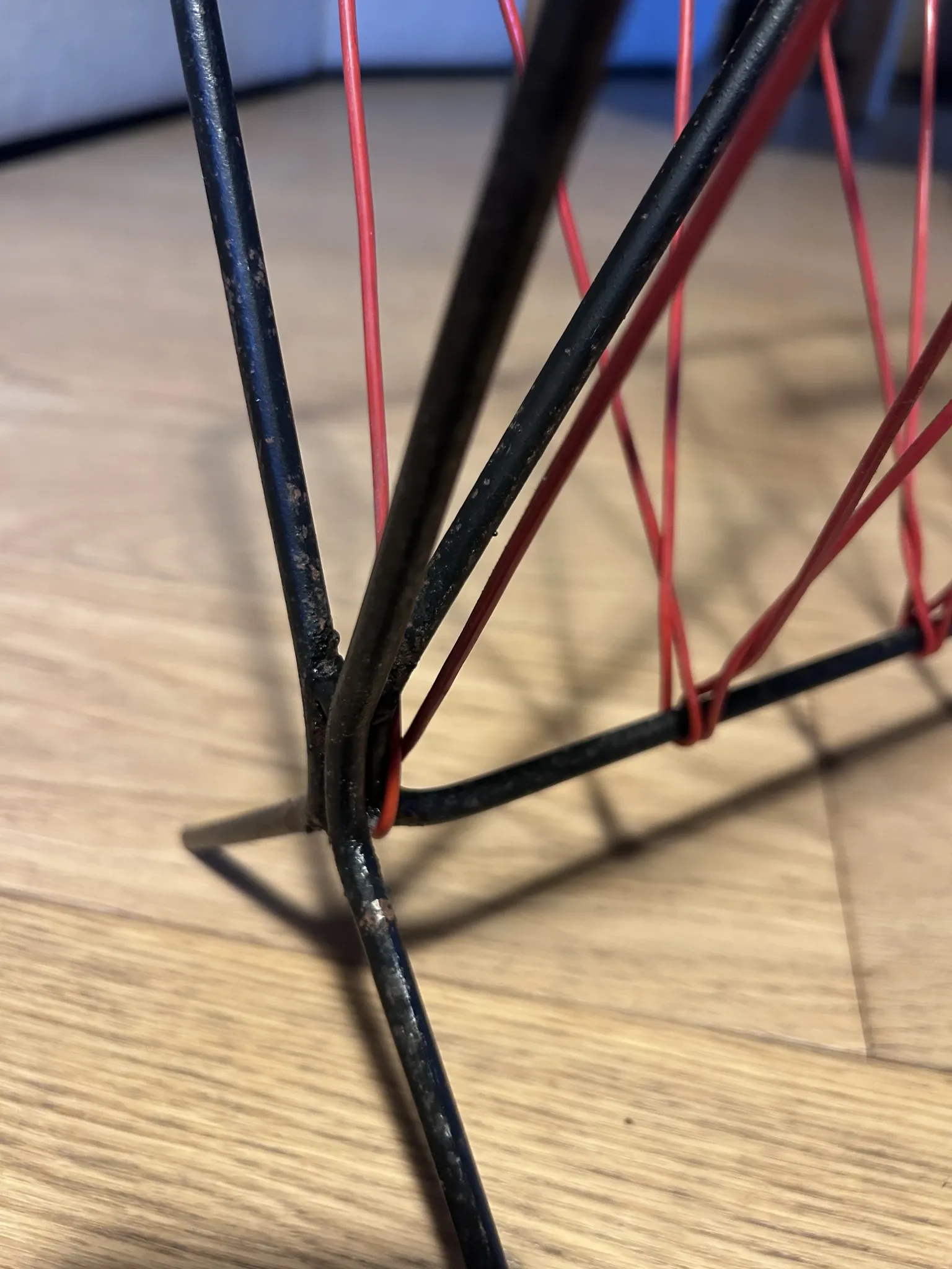 Vintage red and black scoubidou magazine rack, 1950s/60s