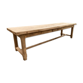 Farm table
