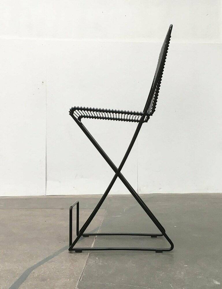 Postmodern black kitchen bar stool Kreuzschwinger by Till Behrens for Schlubach, 1980s.