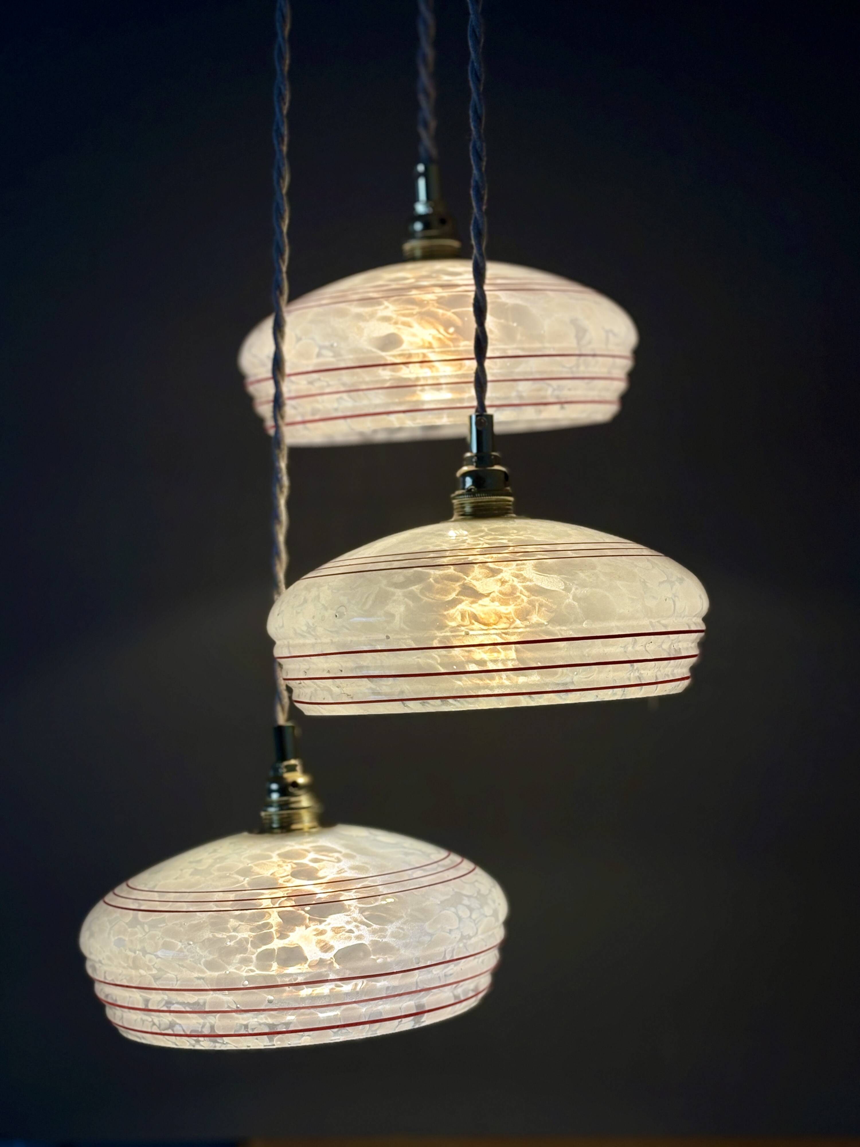 Vintage triple suspension lampshade in Clichy glass, white and red.